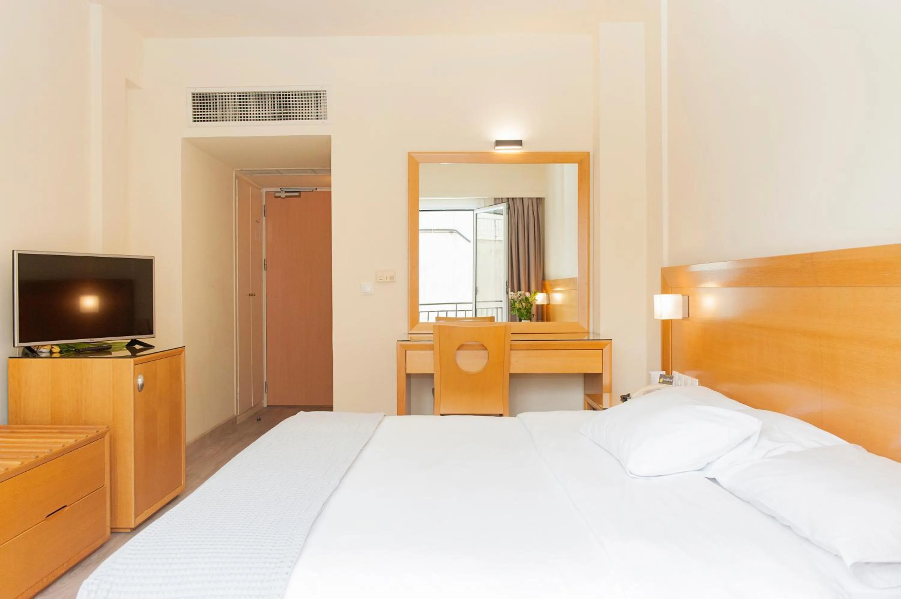 Bed in Athinais Hotel