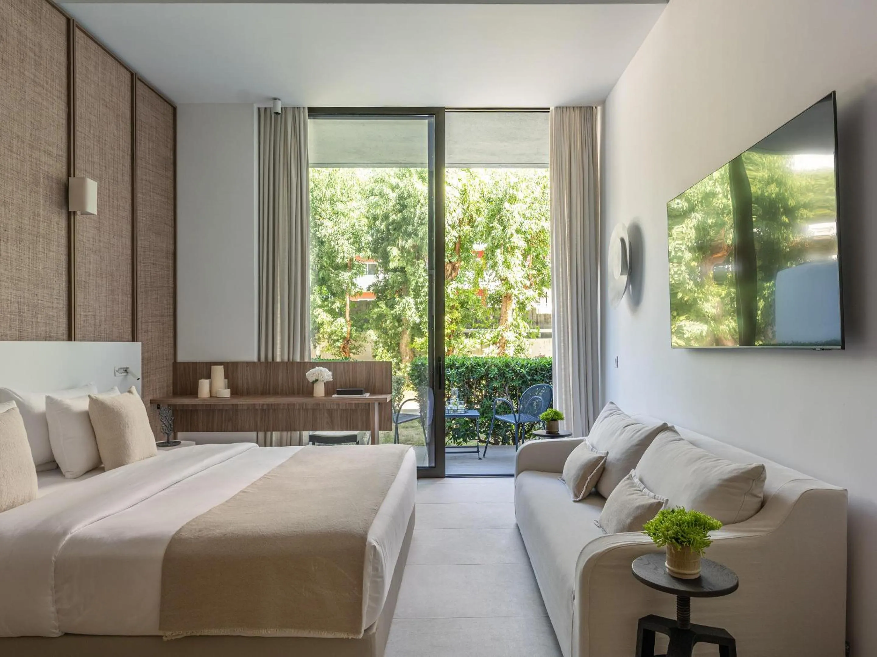 Photo of the whole room, Bed in Grecotel Lux Me Dama Dama