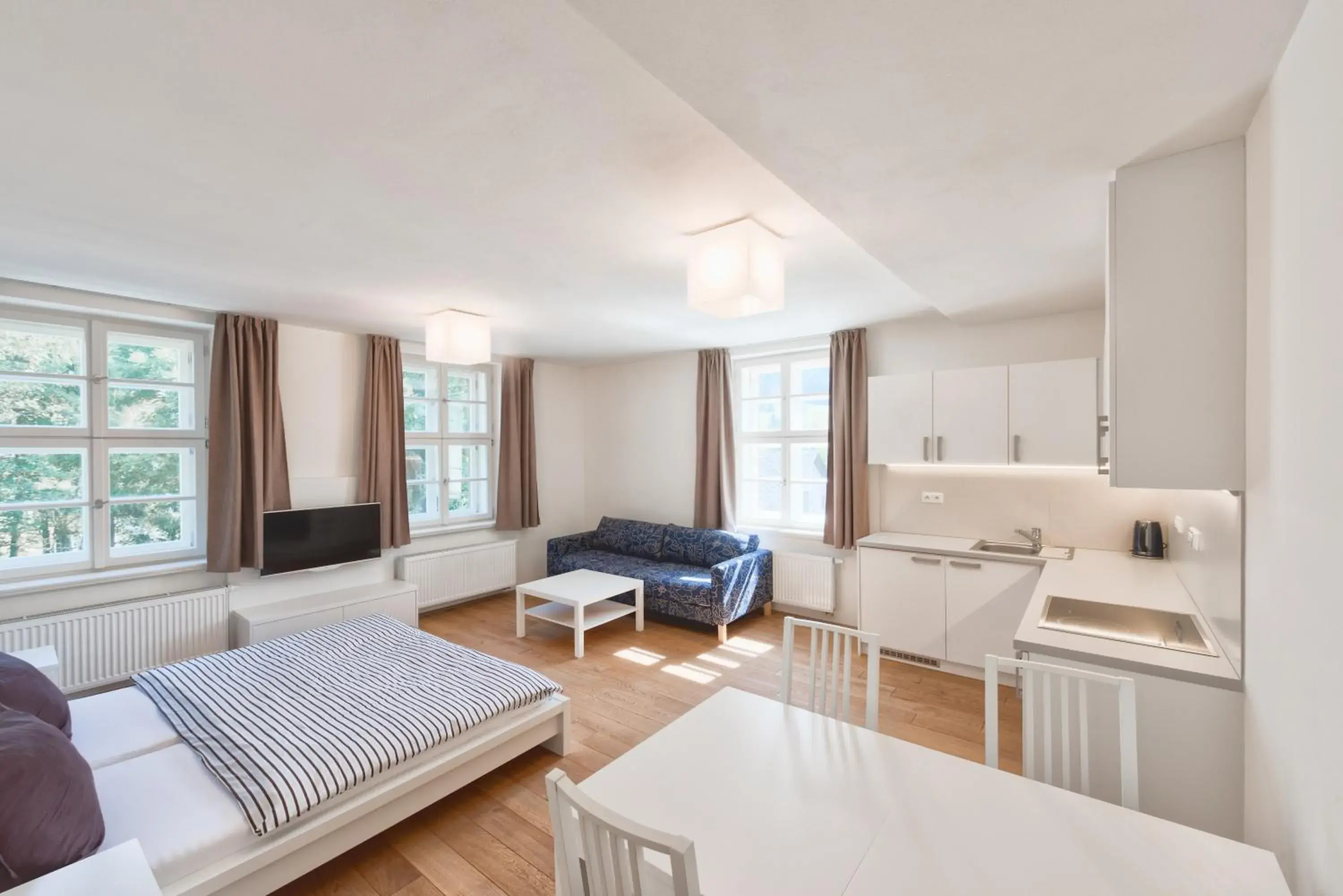 King Studio with Sofa Bed - single occupancy in Theresian Apartment King Studio with Sofa Bed - single occupancy in Theresian Apartment