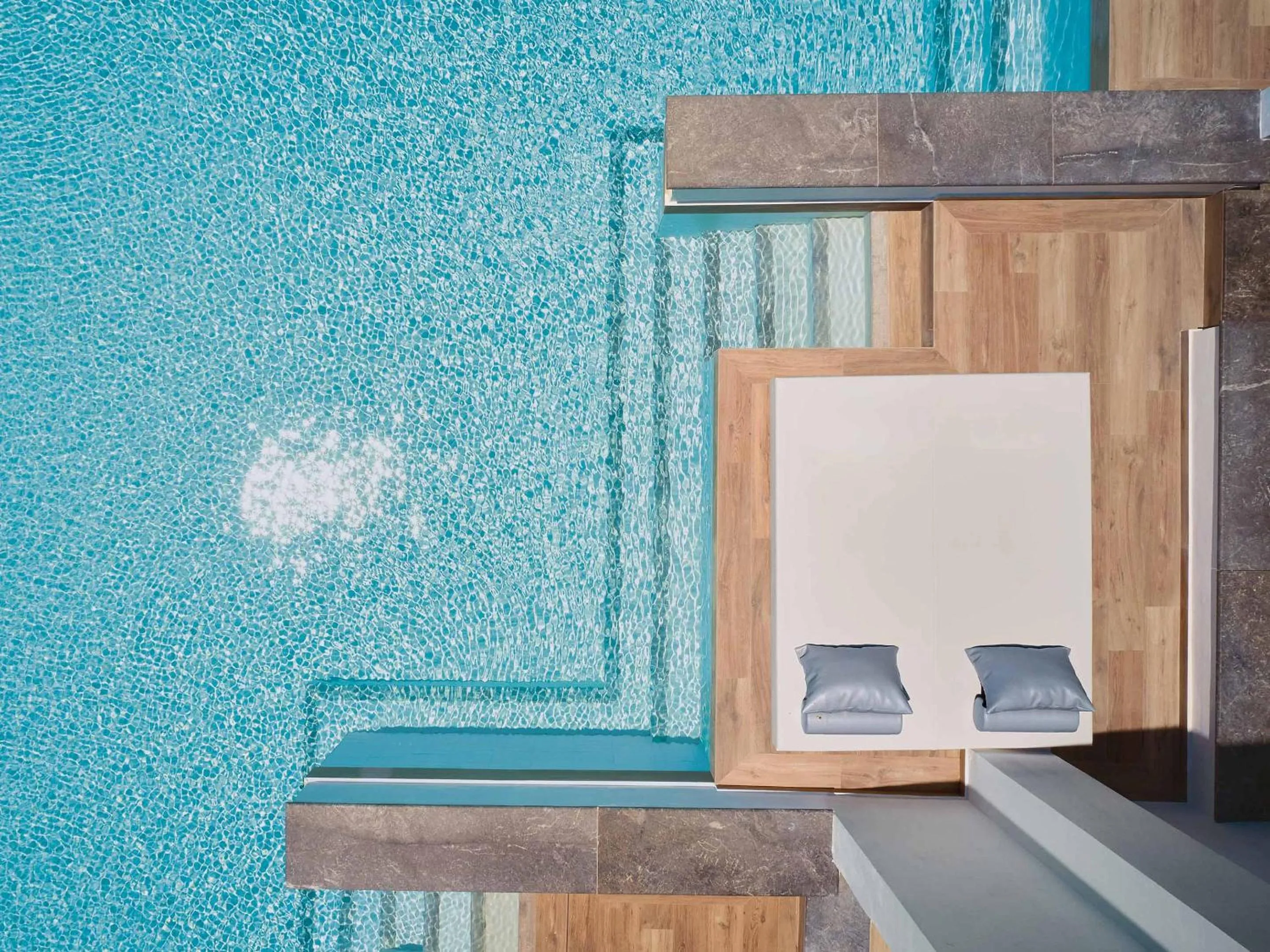 Balcony/Terrace in Grecotel LUXME White