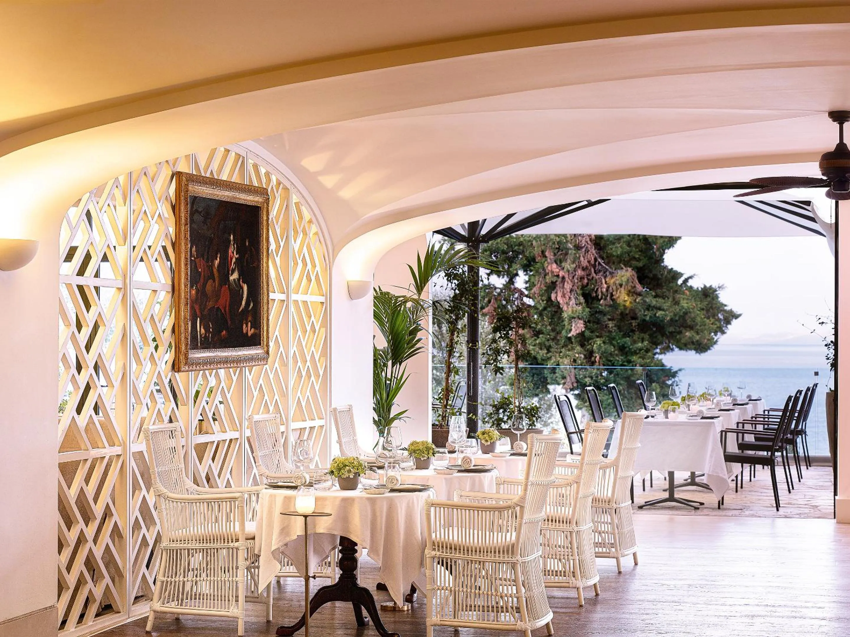 Restaurant/places to eat in Grecotel LUXME Daphnila Bay