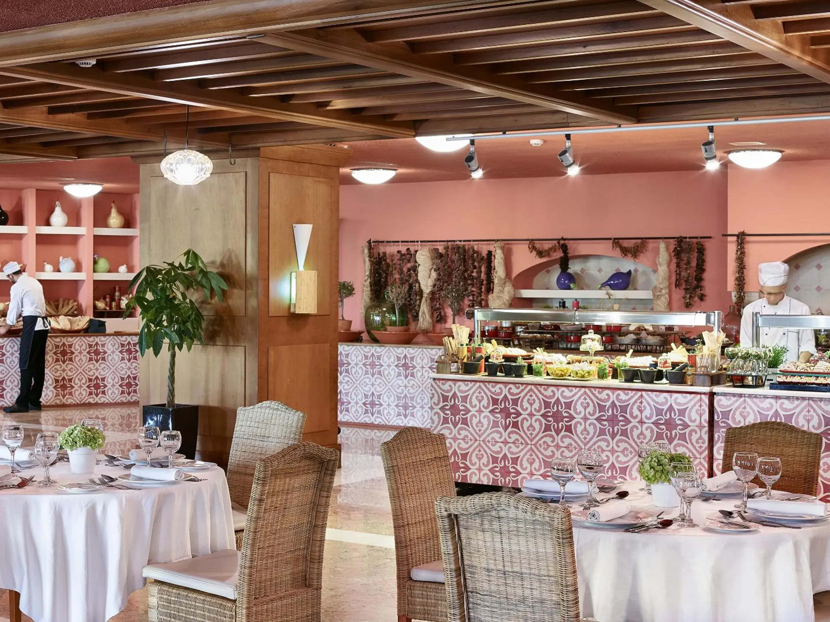 Restaurant/places to eat in Grecotel LUXME Daphnila Bay Restaurant/places to eat in Grecotel LUXME Daphnila Bay