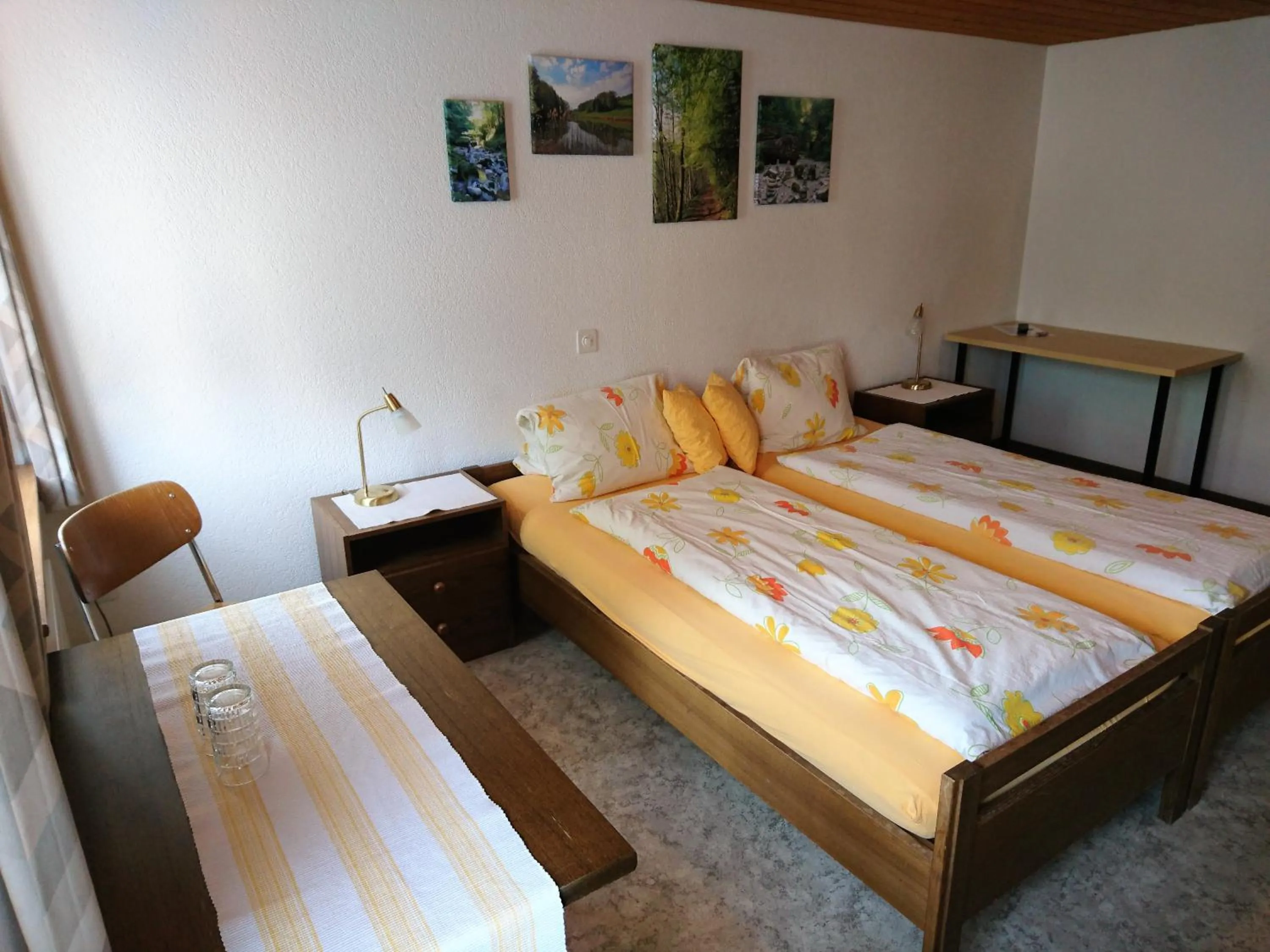 Photo of the whole room, Bed in Gasthaus zum Ochsen