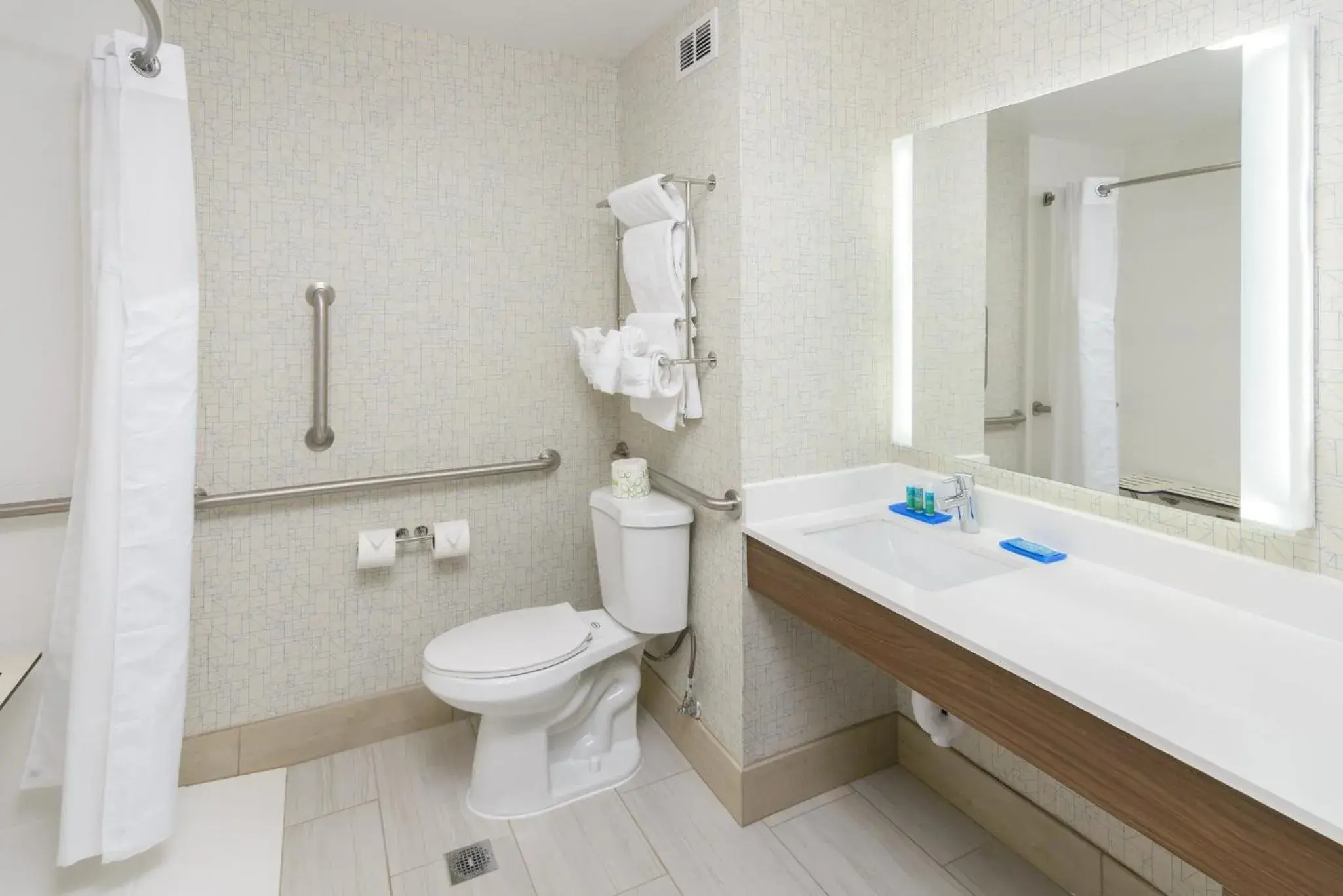 Photo of the whole room in Holiday Inn Express Southington by IHG Photo of the whole room in Holiday Inn Express Southington by IHG