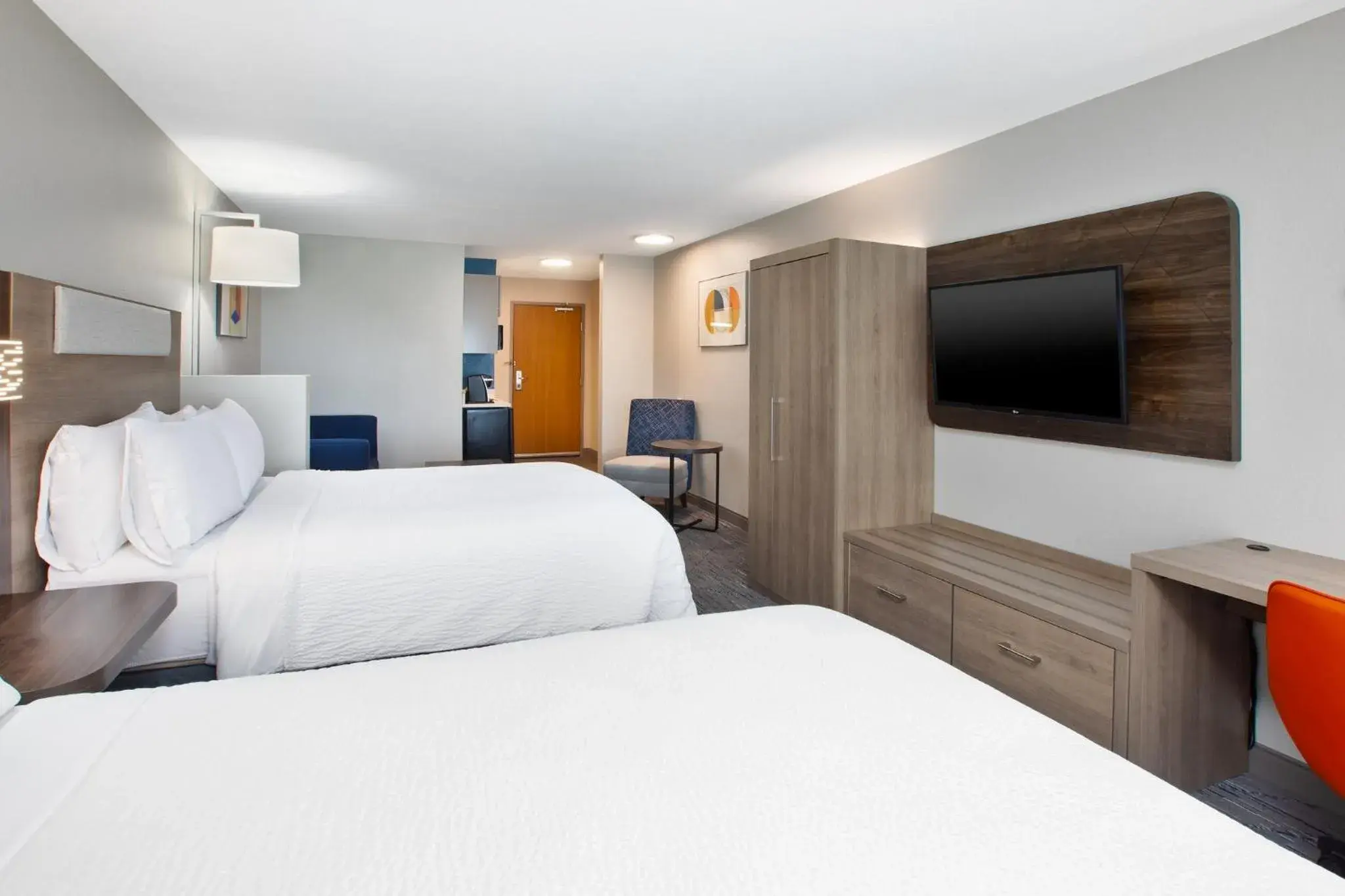 Suite with Two Queen Beds in Holiday Inn Express & Suites Buffalo by IHG Suite with Two Queen Beds in Holiday Inn Express & Suites Buffalo by IHG