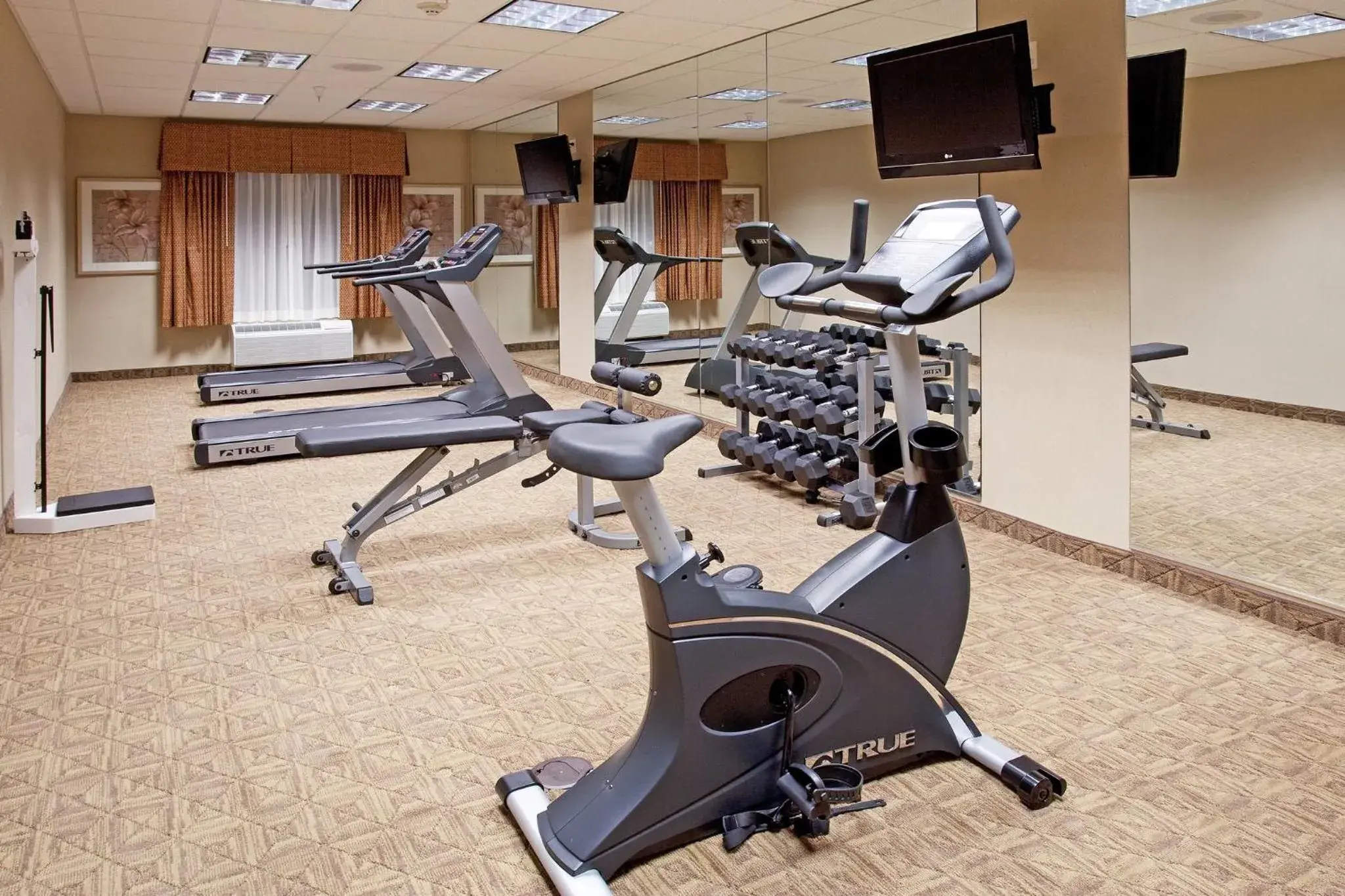 Fitness centre/facilities in Holiday Inn Express & Suites Buffalo by IHG Fitness centre/facilities in Holiday Inn Express & Suites Buffalo by IHG