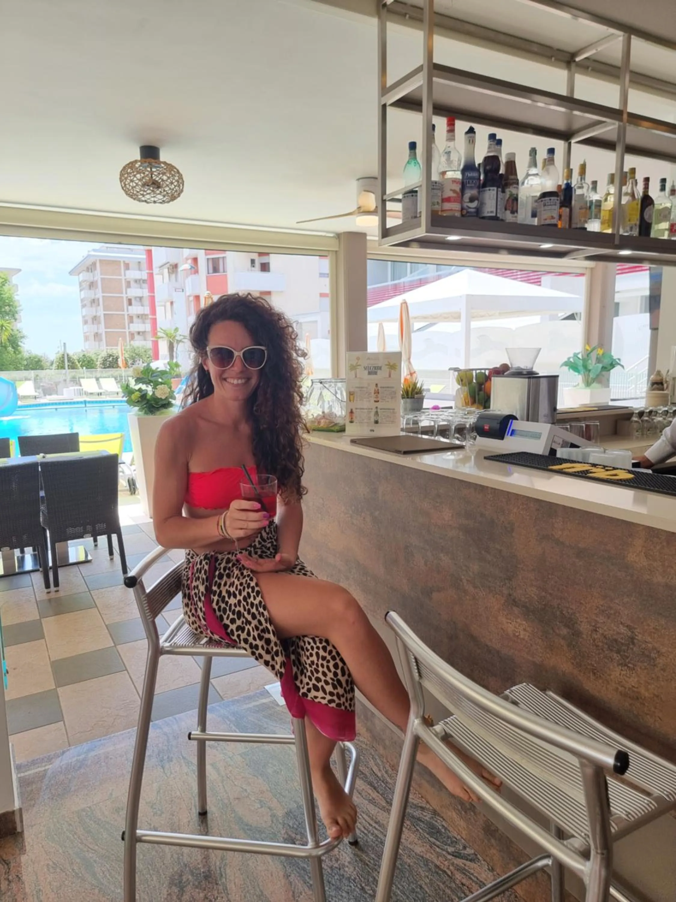 Restaurant/places to eat in Hotel Alexander