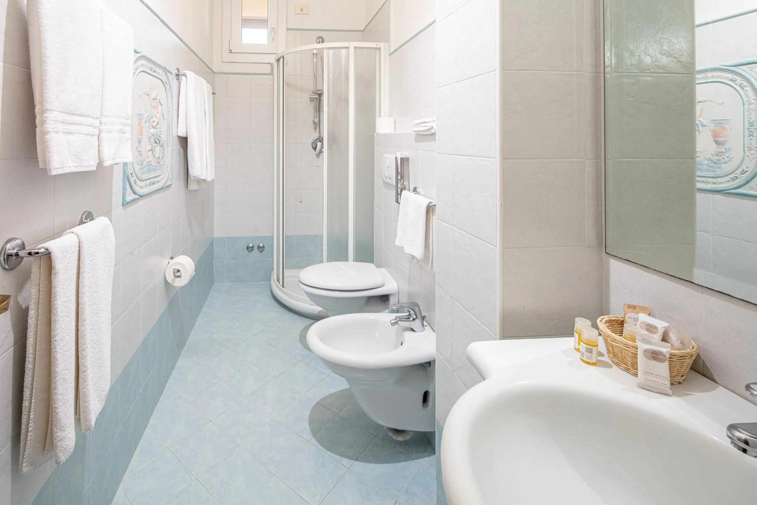 Bathroom in Hotel Alexander