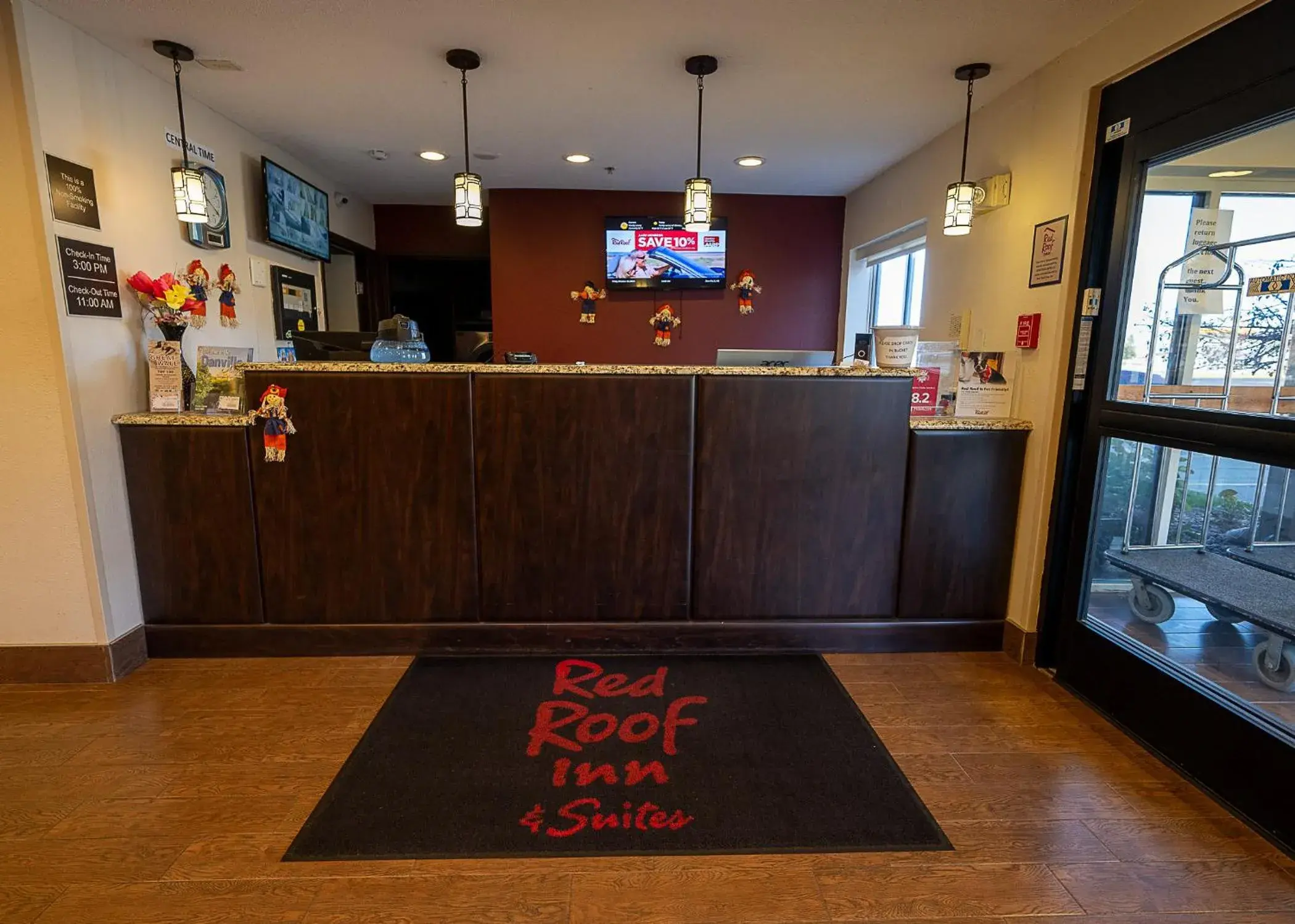 Lobby or reception in Red Roof Inn & Suites Danville, IL Lobby or reception in Red Roof Inn & Suites Danville, IL