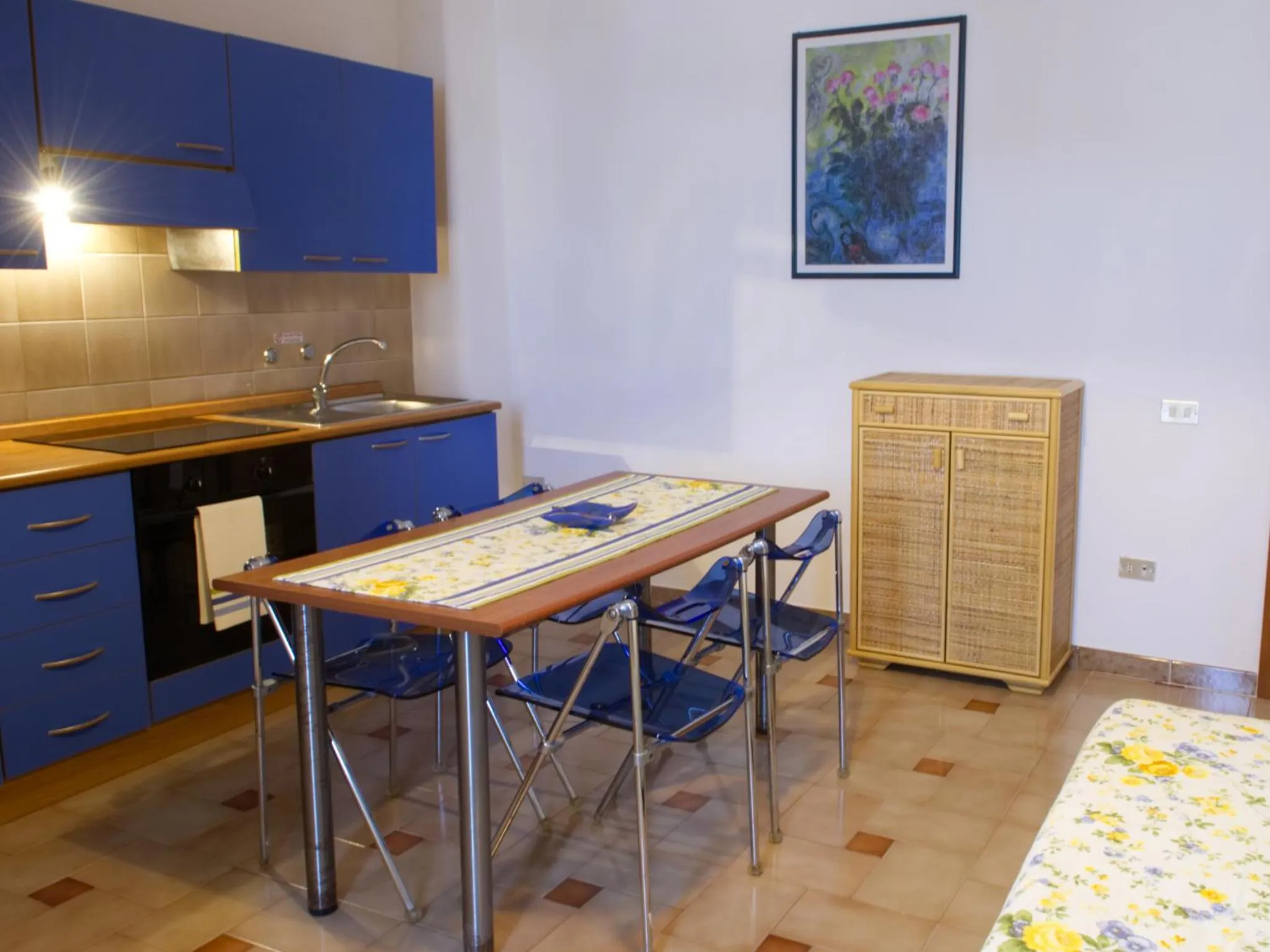 Kitchen or kitchenette in Villa Elvira B&B