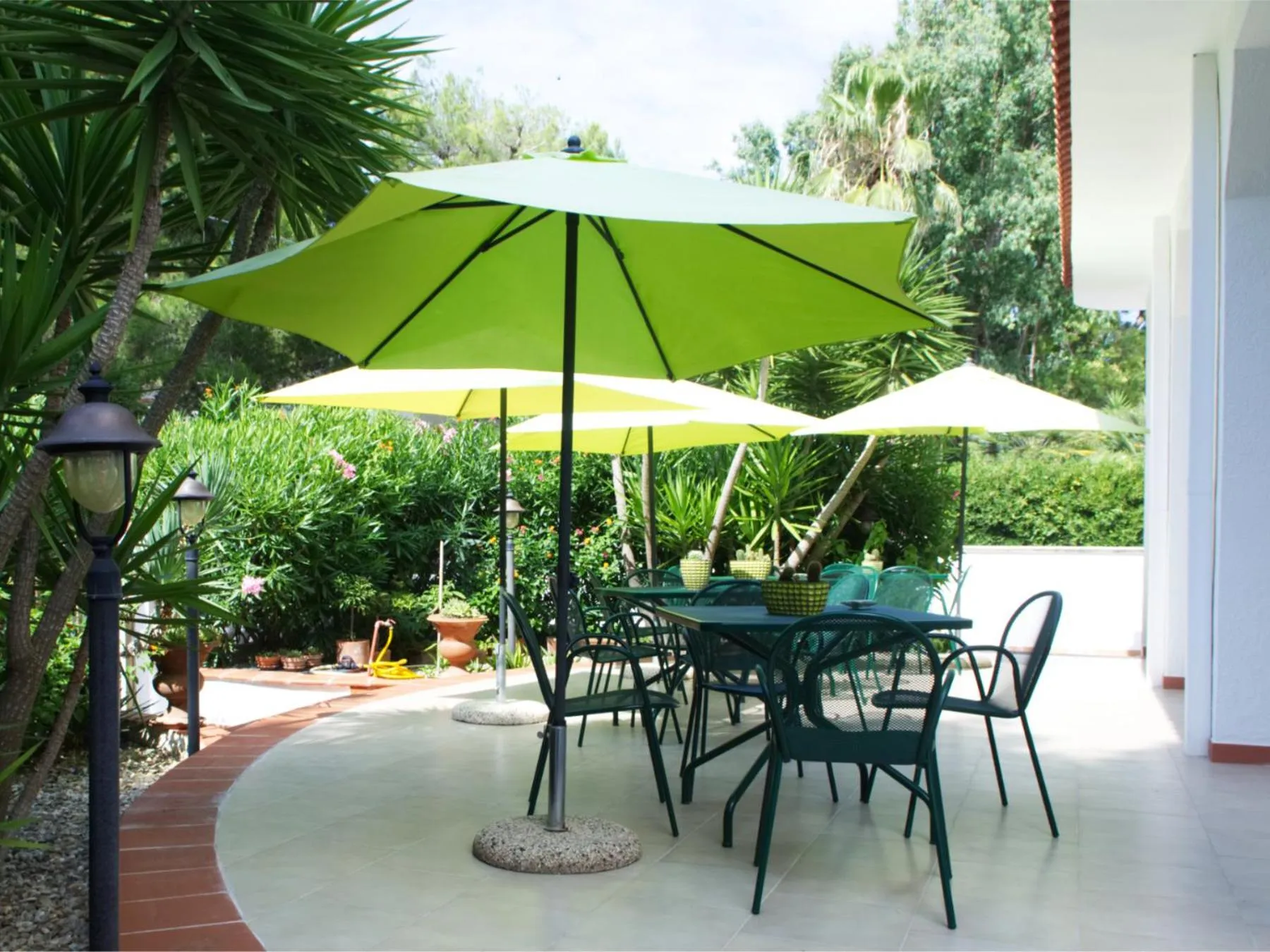 Patio in Villa Elvira B&B