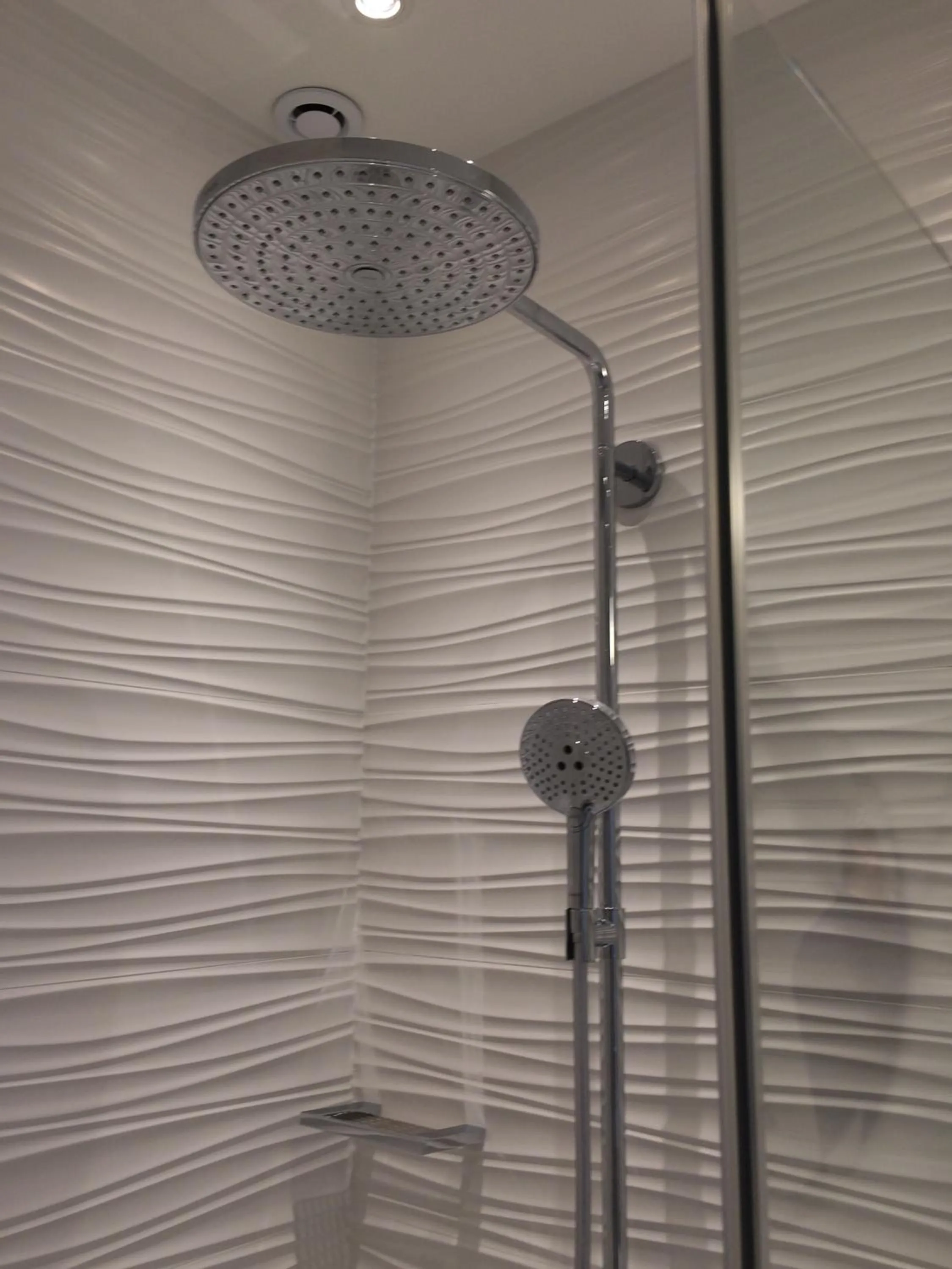 Bathroom in Relais12bis Bed & Breakfast By Eiffel Tower