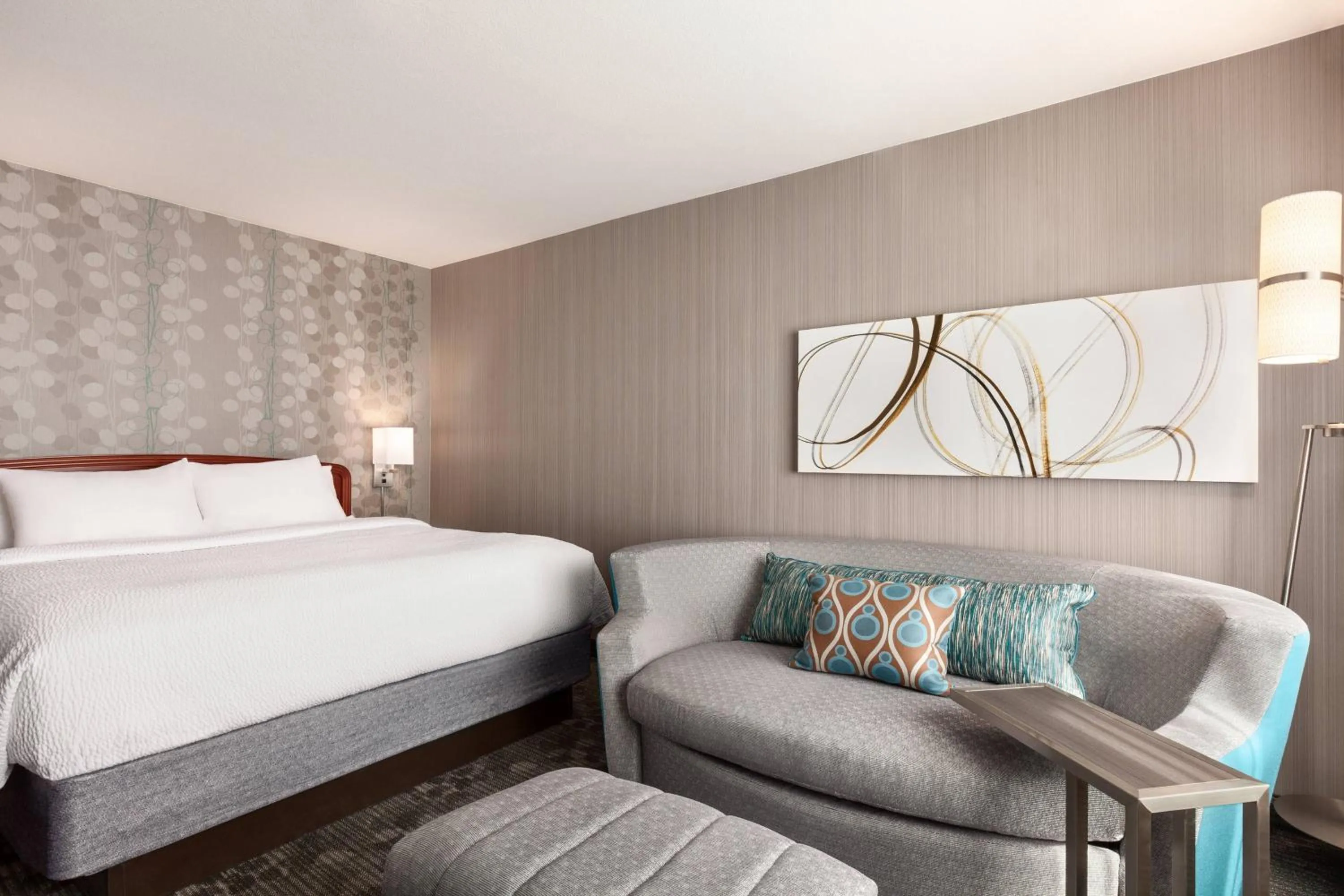 Photo of the whole room, Bed in Courtyard by Marriott San Jose South/Morgan Hill