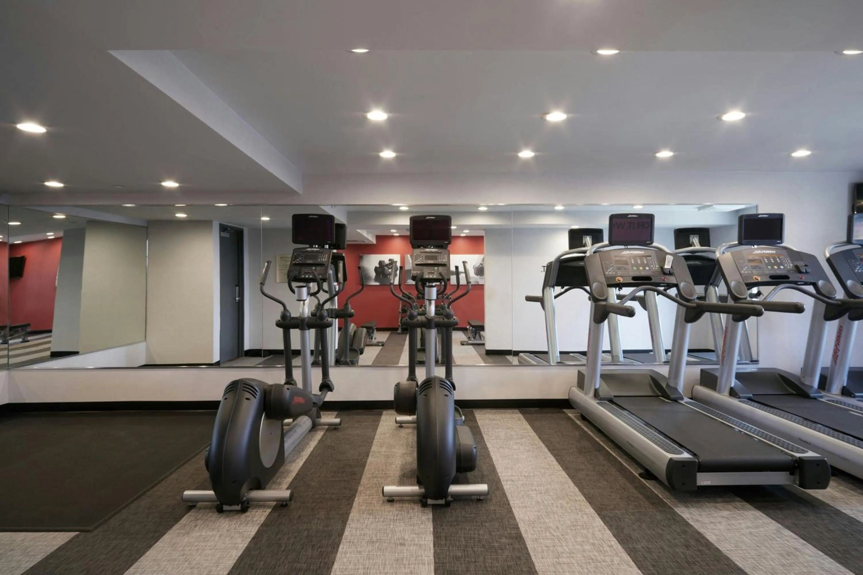 Fitness centre/facilities in Fairfield Inn & Suites By Marriott Camarillo