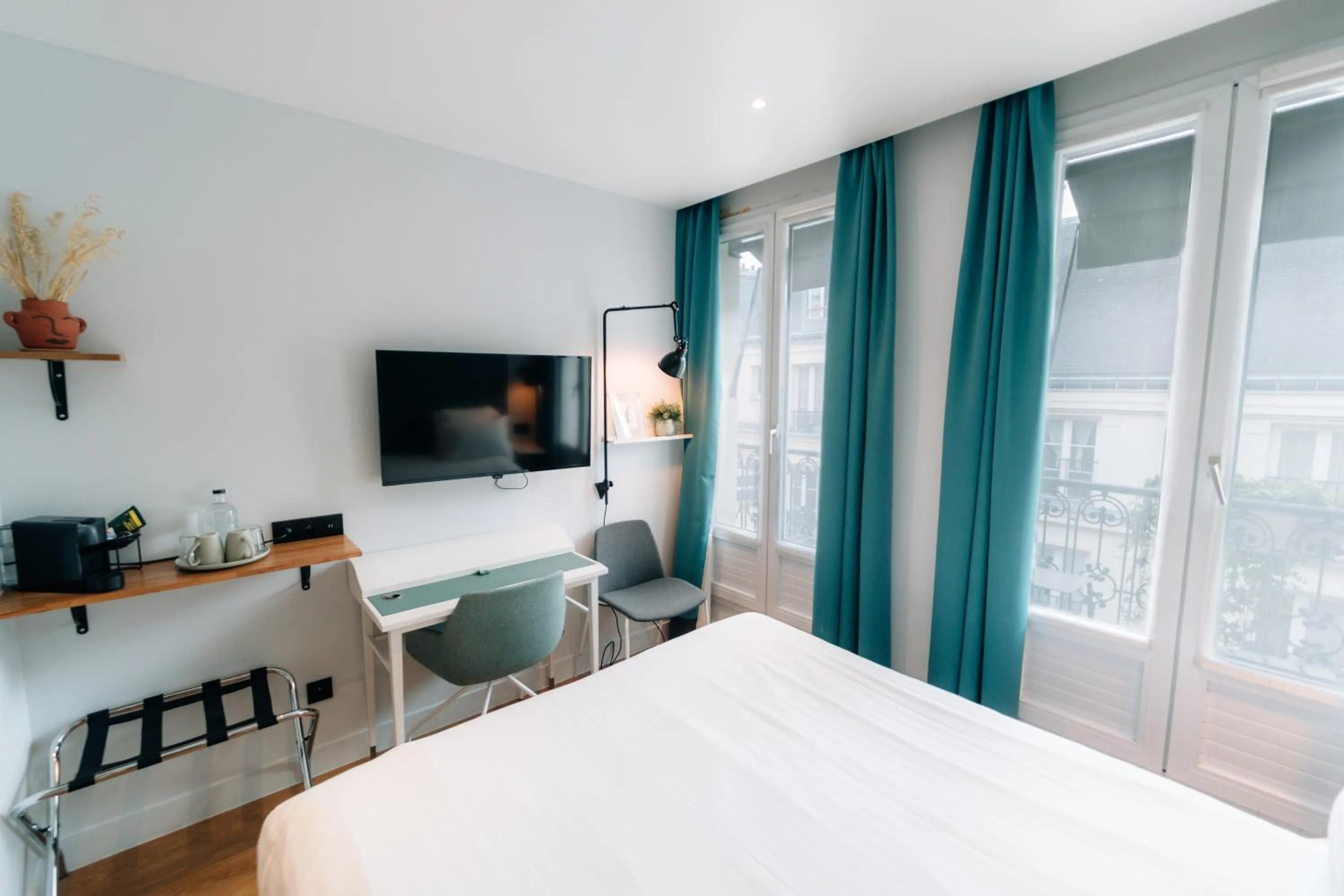 Bed in Hôtel Vendome Saint-Germain