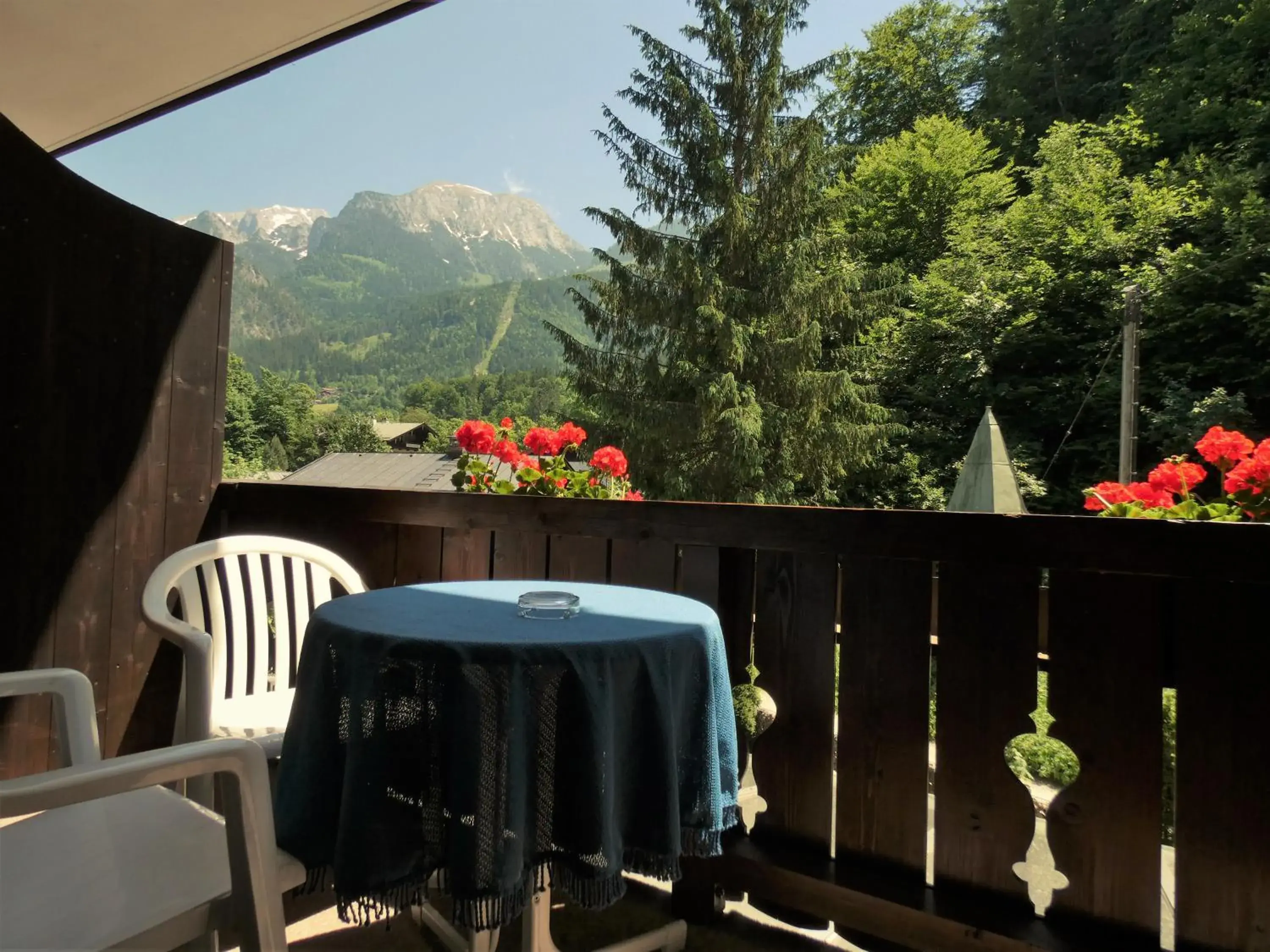 Double Room with Balcony and Mountain View - single occupancy in Hotel Königsseer Hof Double Room with Balcony and Mountain View - single occupancy in Hotel Königsseer Hof