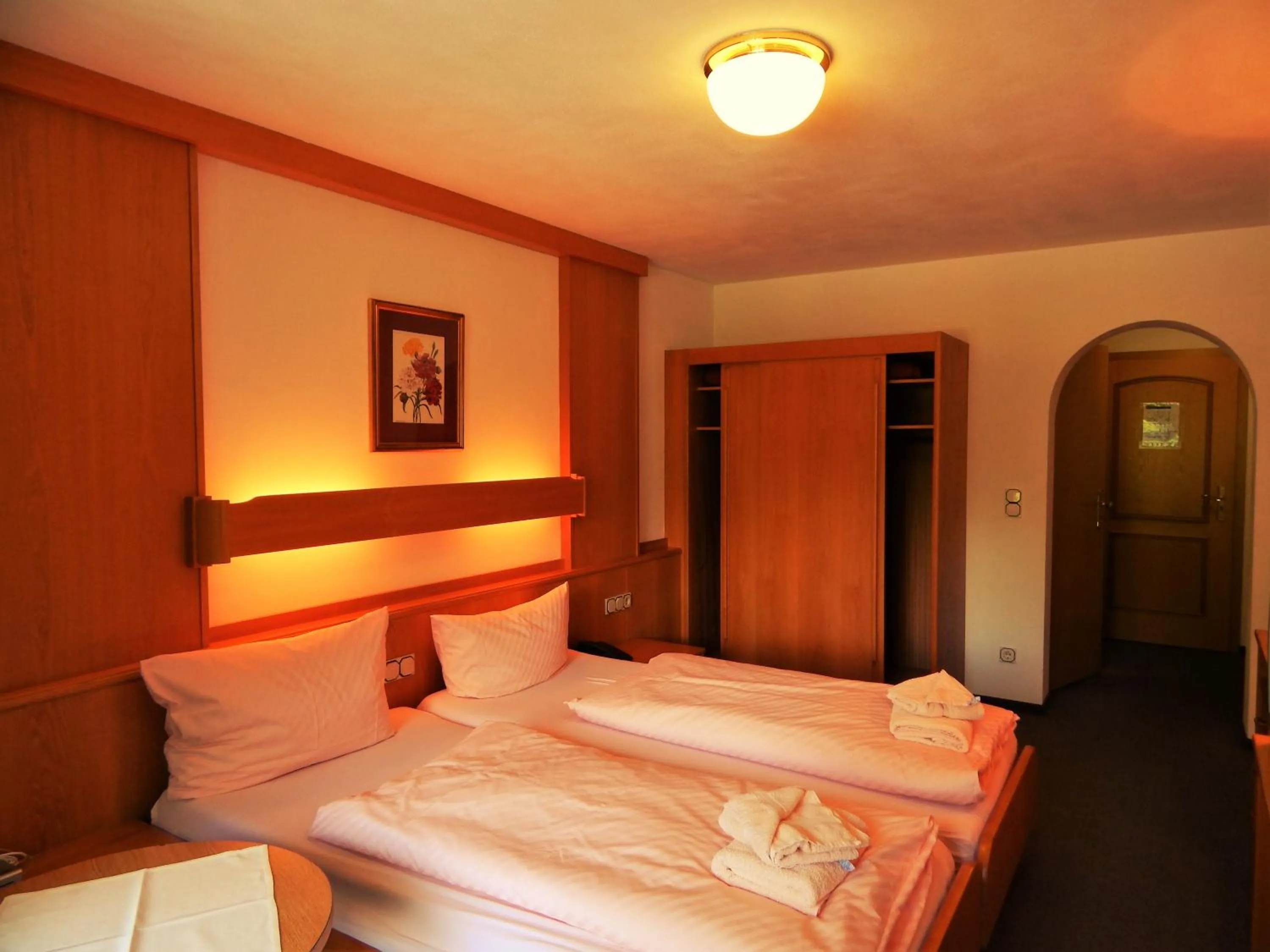 Bed in Hotel Königsseer Hof