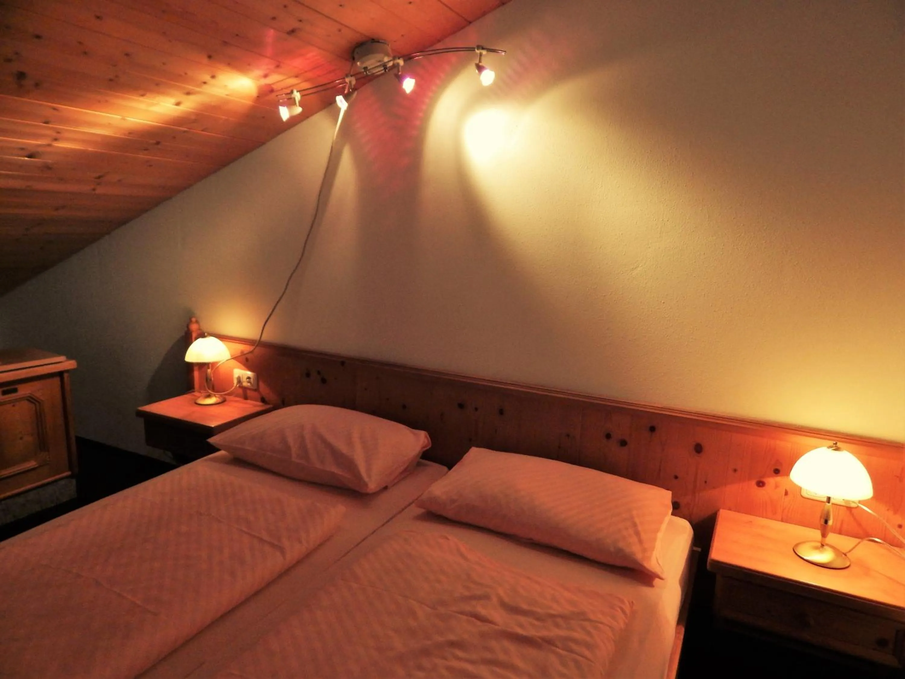 Bed in Hotel Königsseer Hof