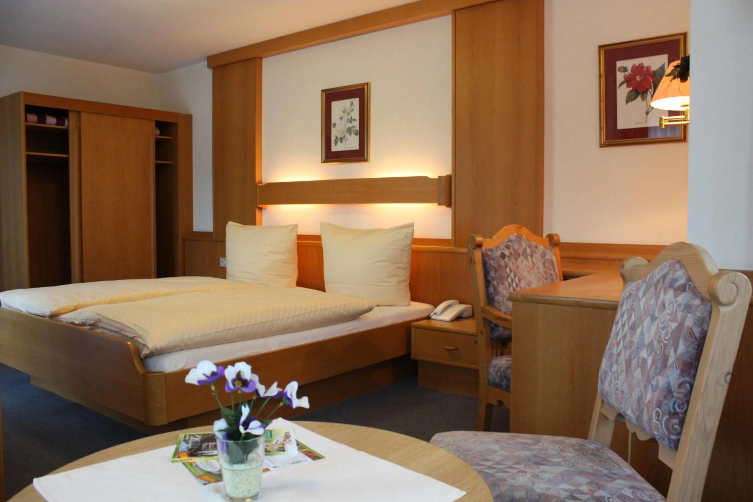 Bed in Hotel Königsseer Hof