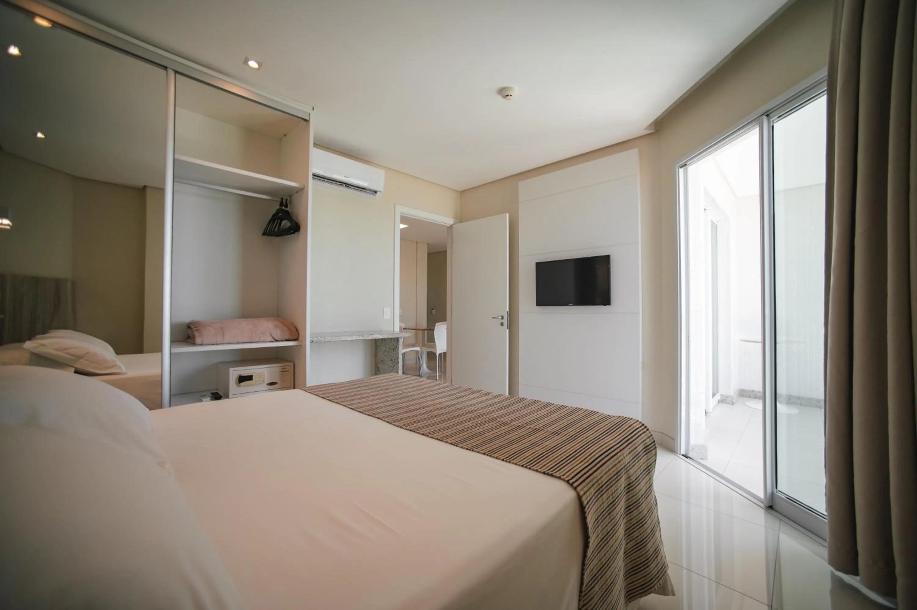 Bed in Slaviero Ingleses Convention