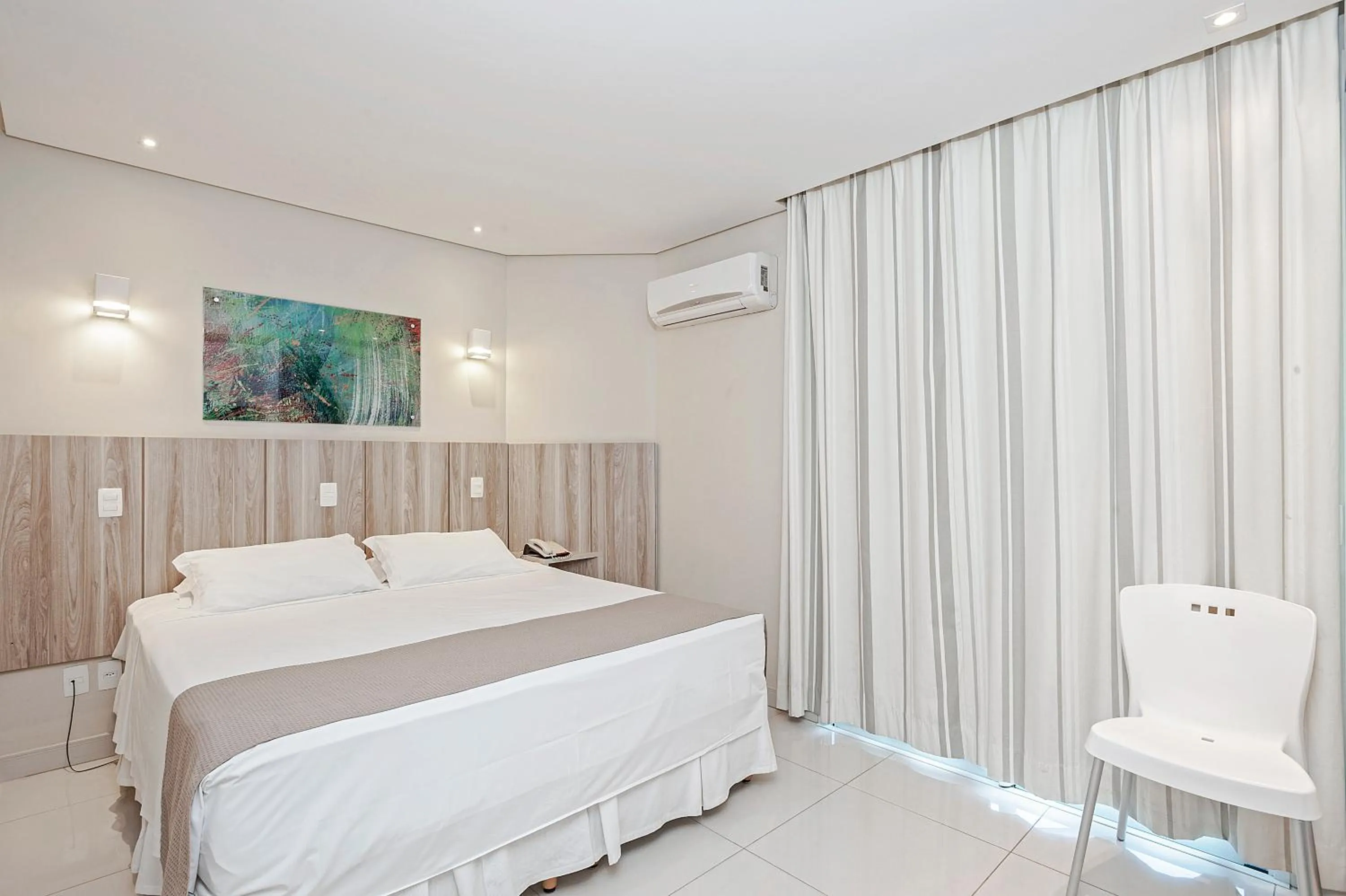 Bed in Slaviero Ingleses Convention