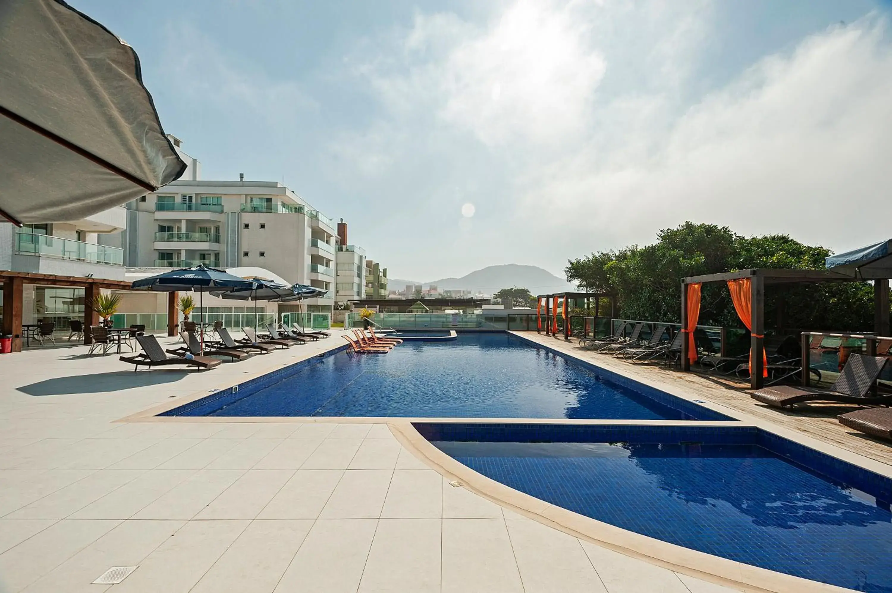 Pool view in Slaviero Ingleses Convention Pool view in Slaviero Ingleses Convention