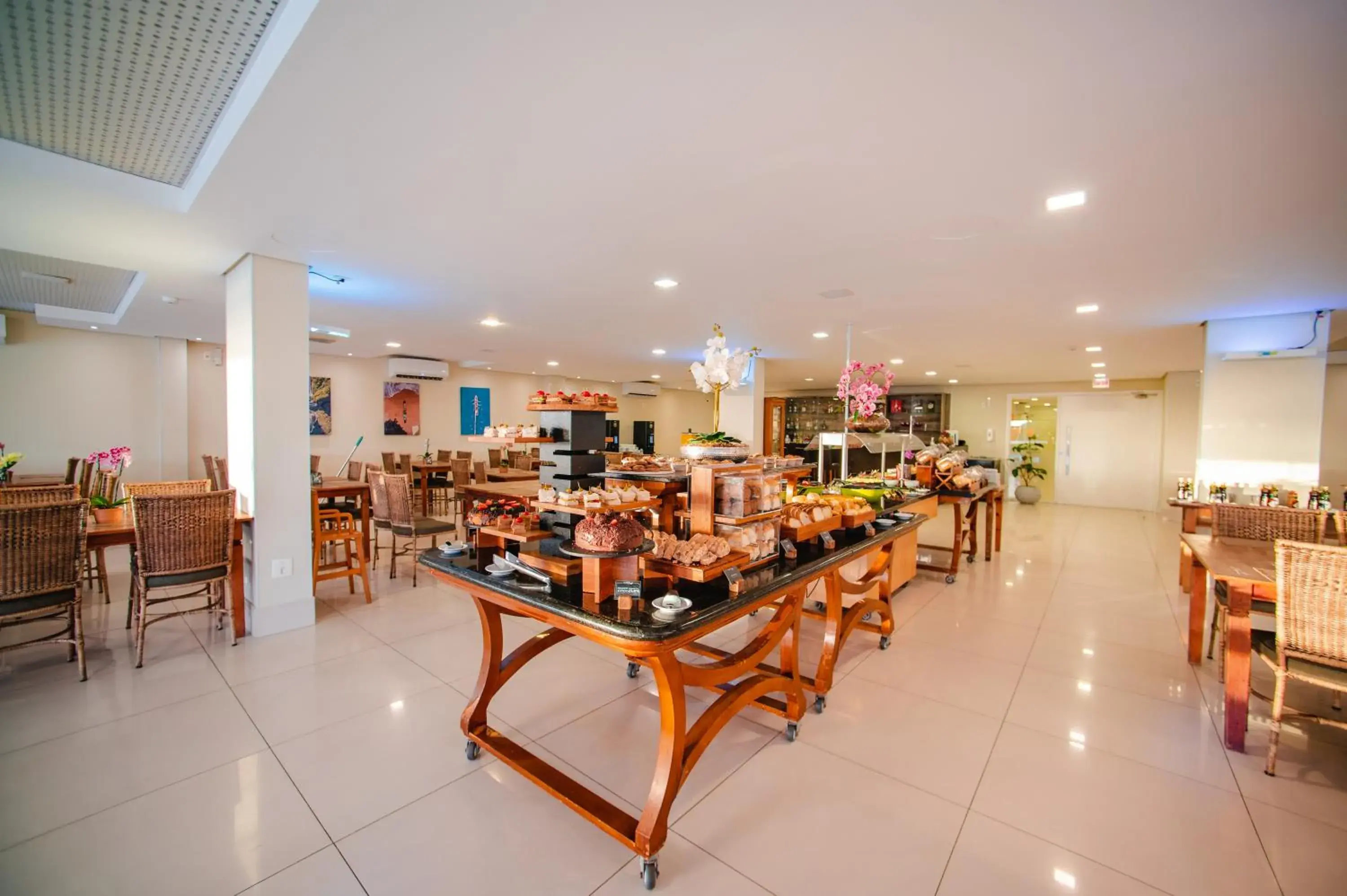 Restaurant/places to eat in Slaviero Ingleses Convention Restaurant/places to eat in Slaviero Ingleses Convention