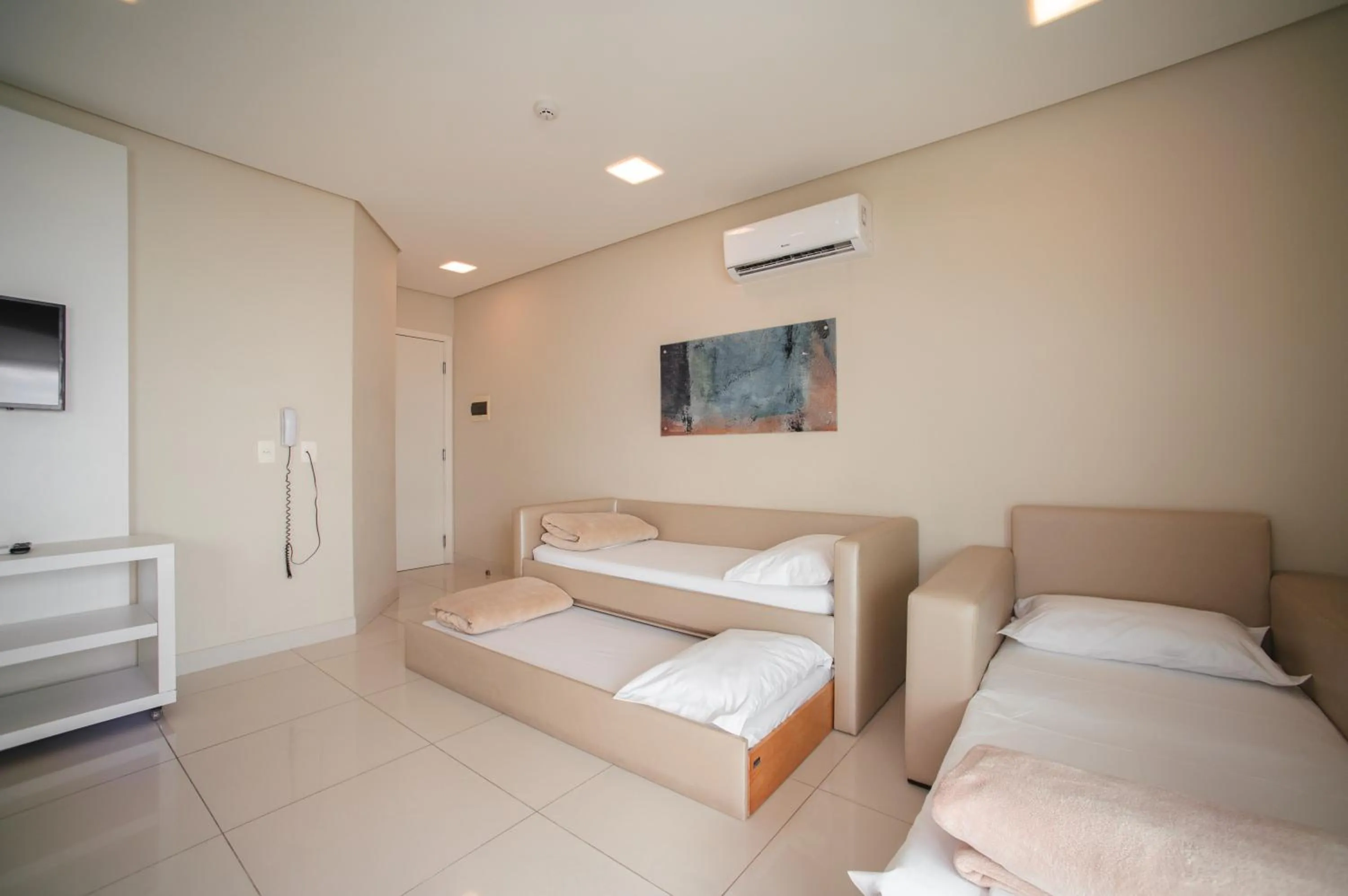 Bed in Slaviero Ingleses Convention