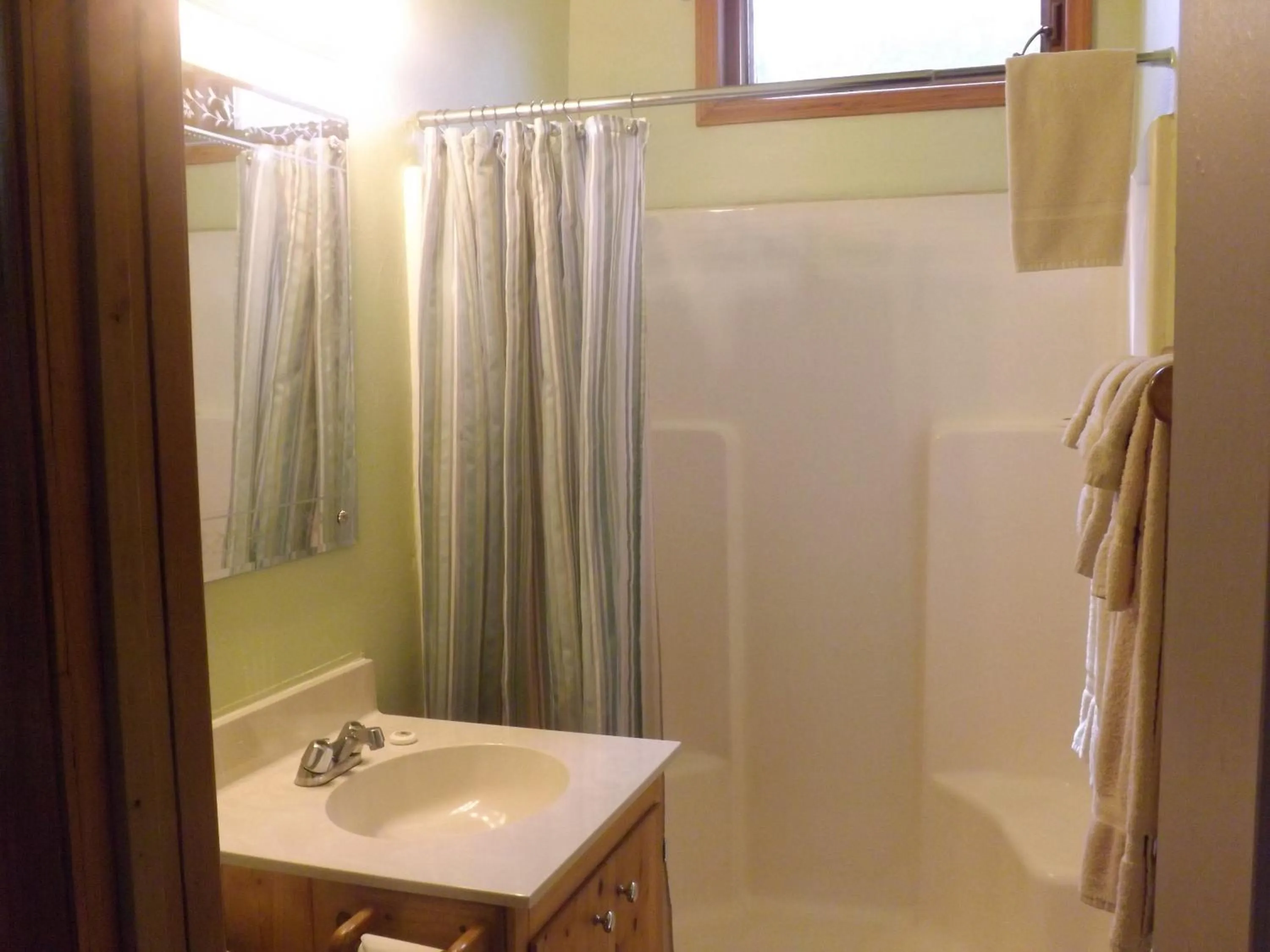 Bathroom in Arizona Mountain Inn & Cabins