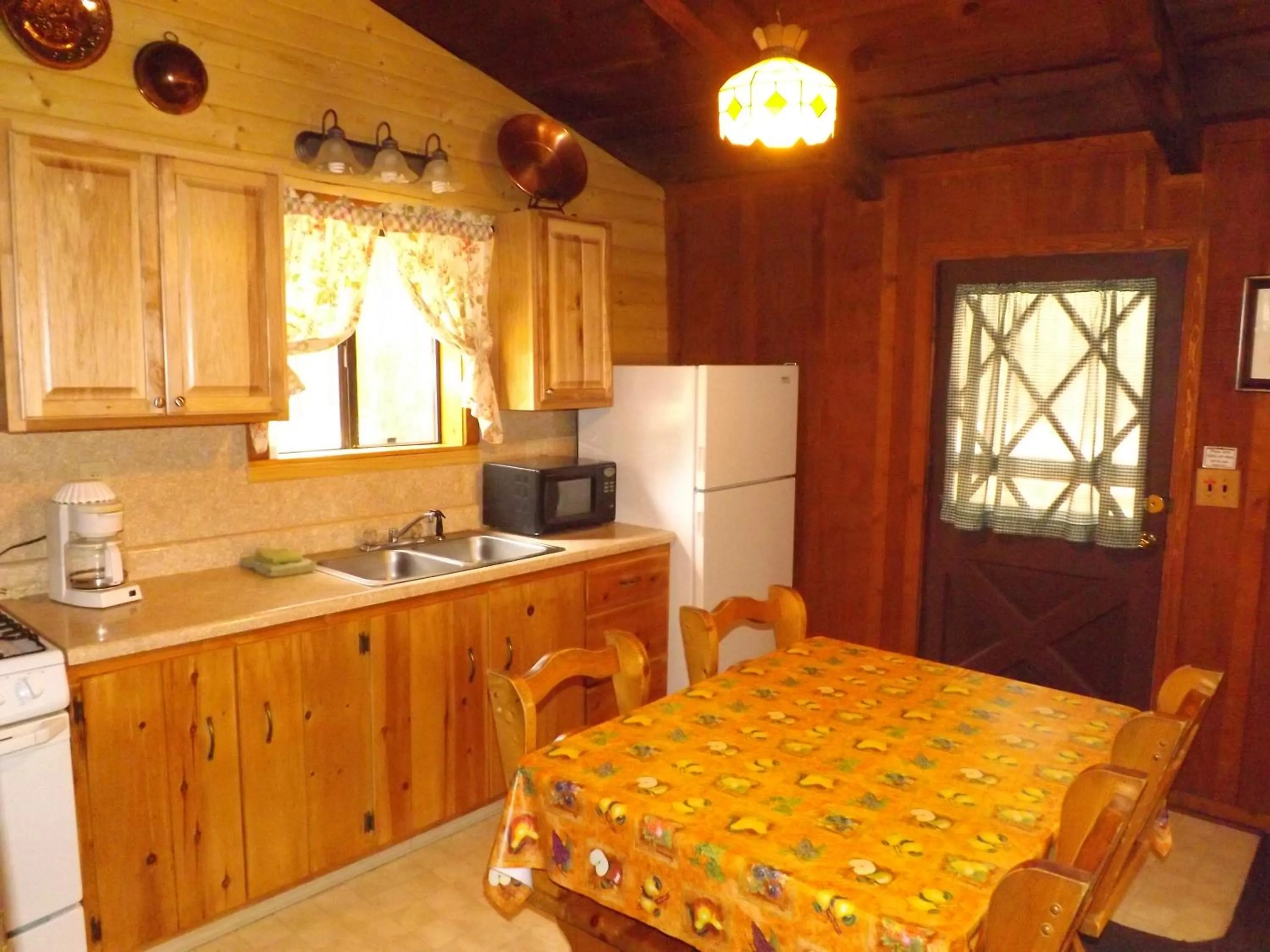 Coffee/tea facilities in Arizona Mountain Inn & Cabins