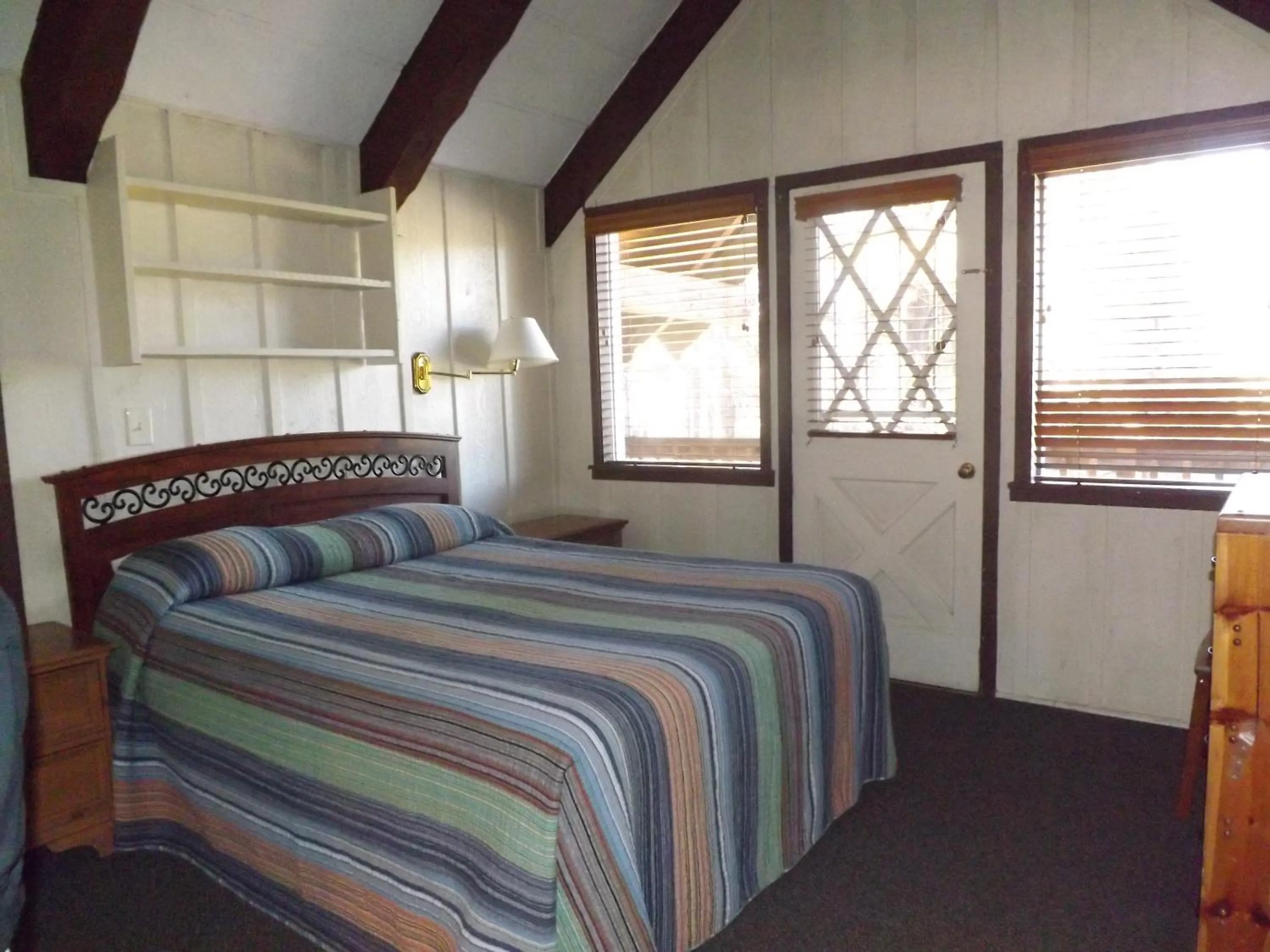 Bedroom, Bed in Arizona Mountain Inn & Cabins