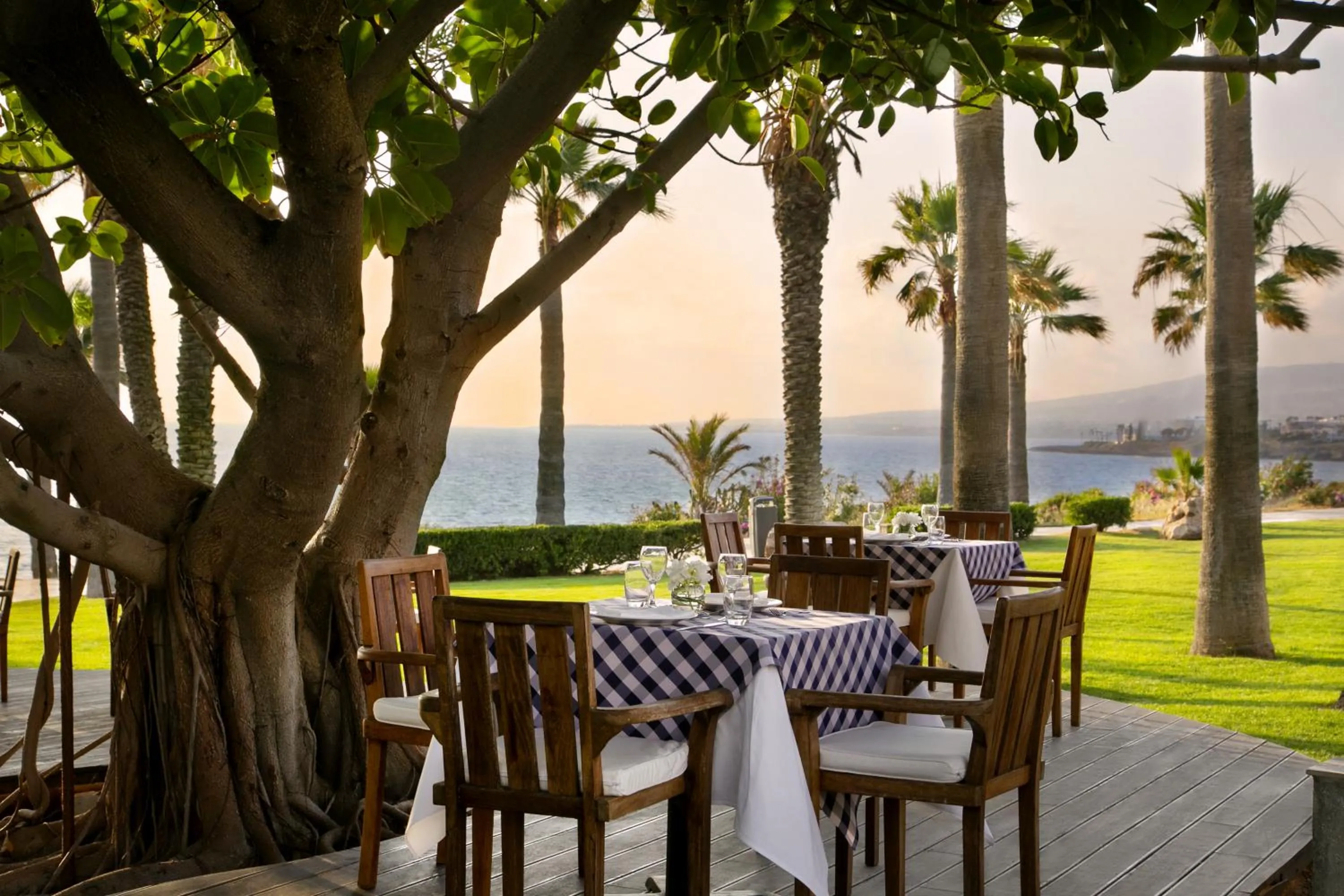 Restaurant/places to eat in Azia Resort & Spa