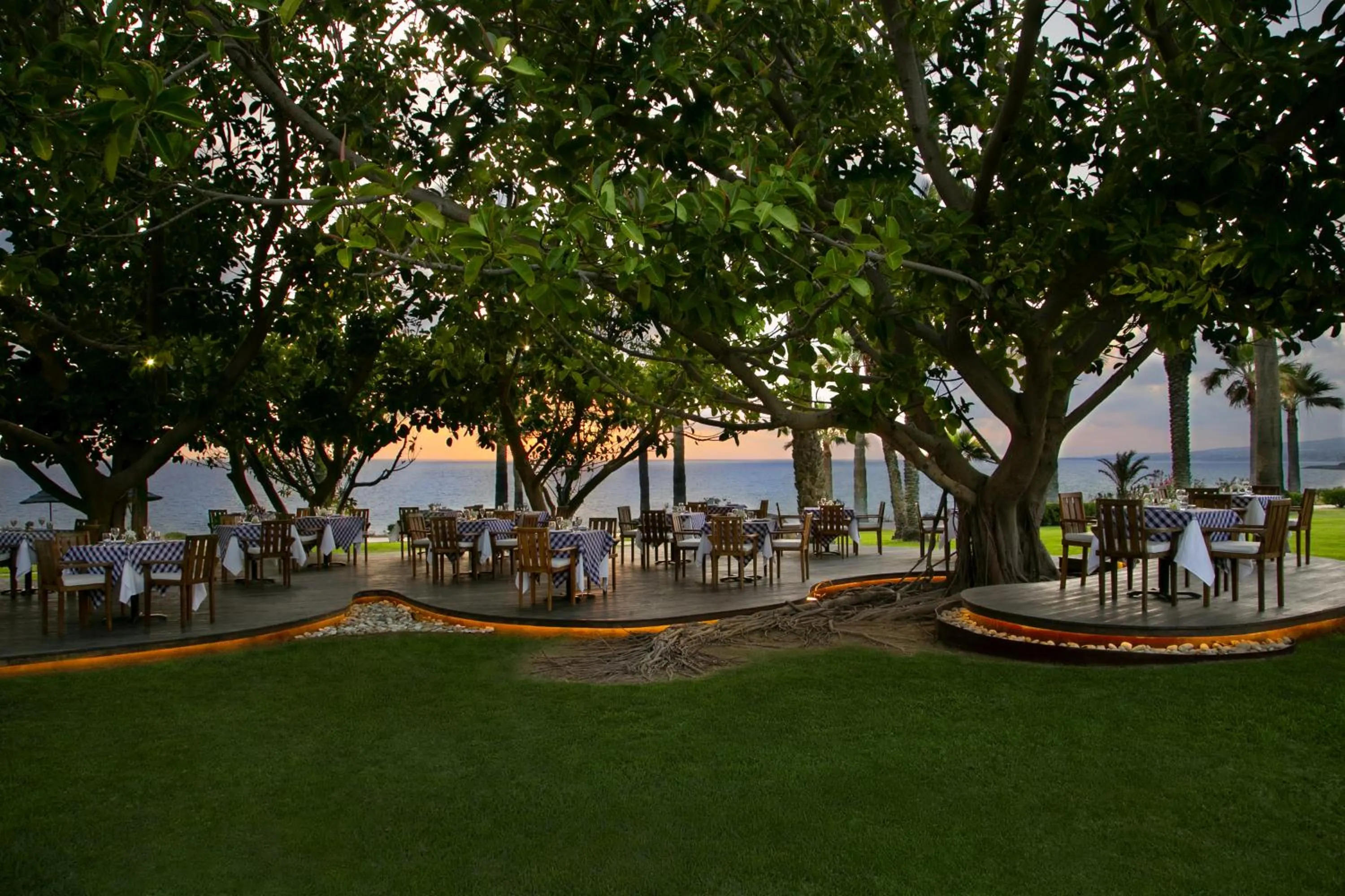 Restaurant/places to eat in Azia Resort & Spa