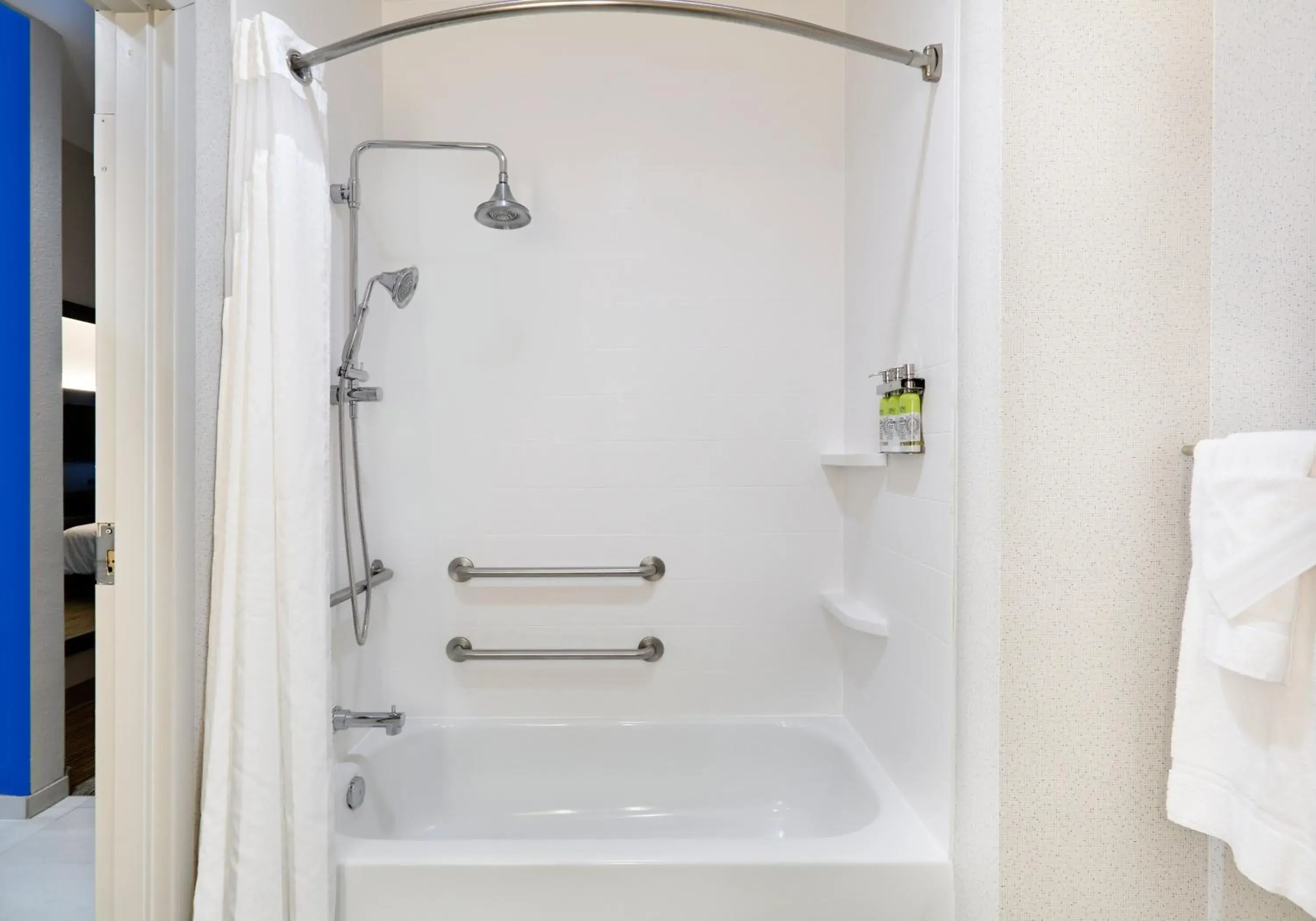 Bathroom in Holiday Inn Express Hotel & Suites Cleburne by IHG Bathroom in Holiday Inn Express Hotel & Suites Cleburne by IHG