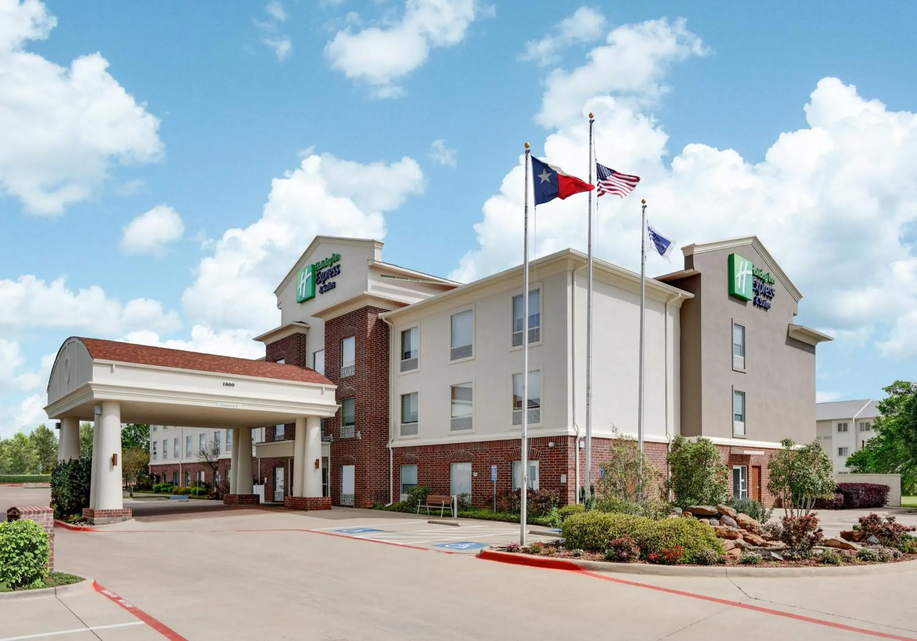 Property building in Holiday Inn Express Hotel & Suites Cleburne by IHG Property building in Holiday Inn Express Hotel & Suites Cleburne by IHG