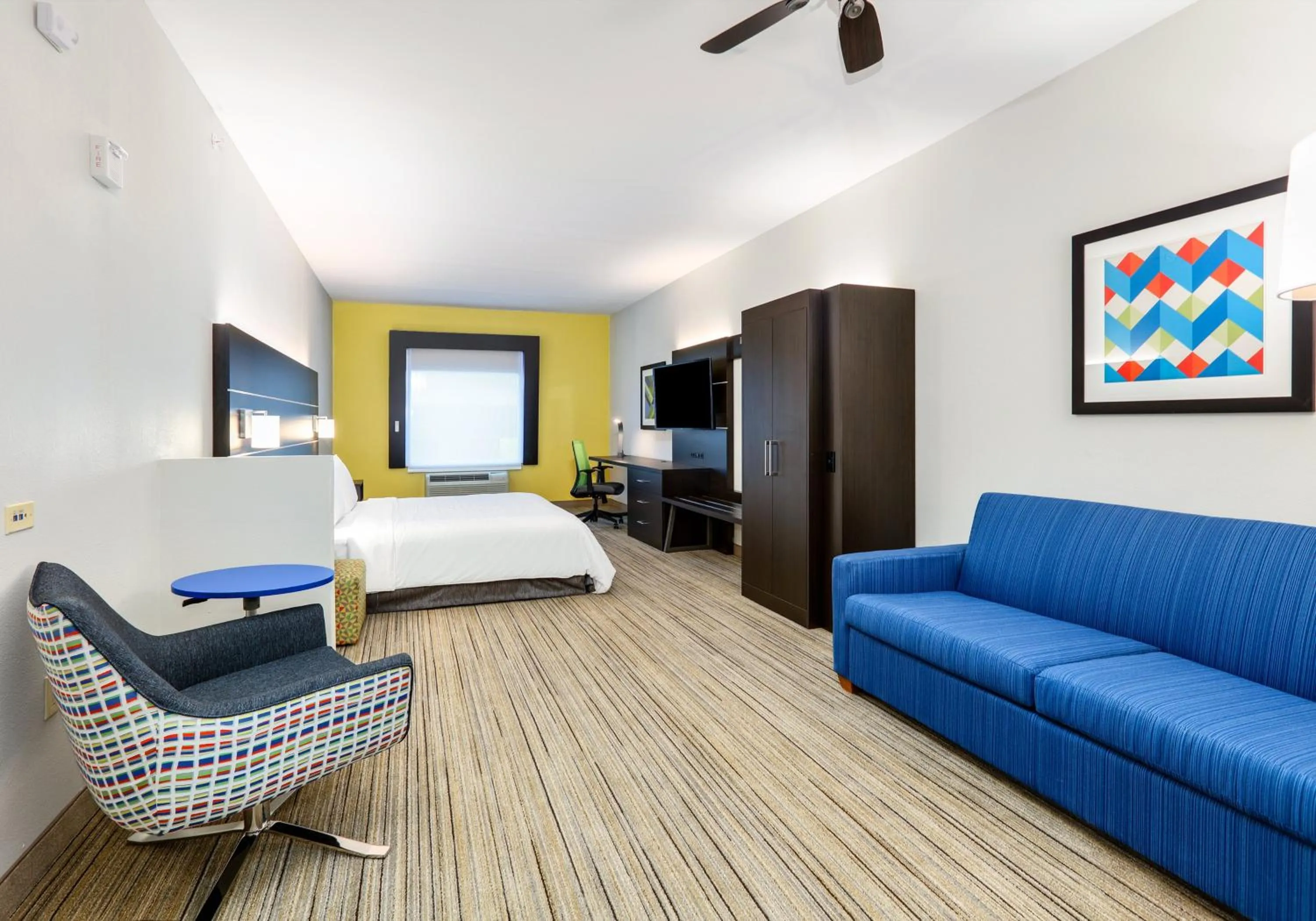 Photo of the whole room, Bed in Holiday Inn Express Hotel & Suites Cleburne by IHG