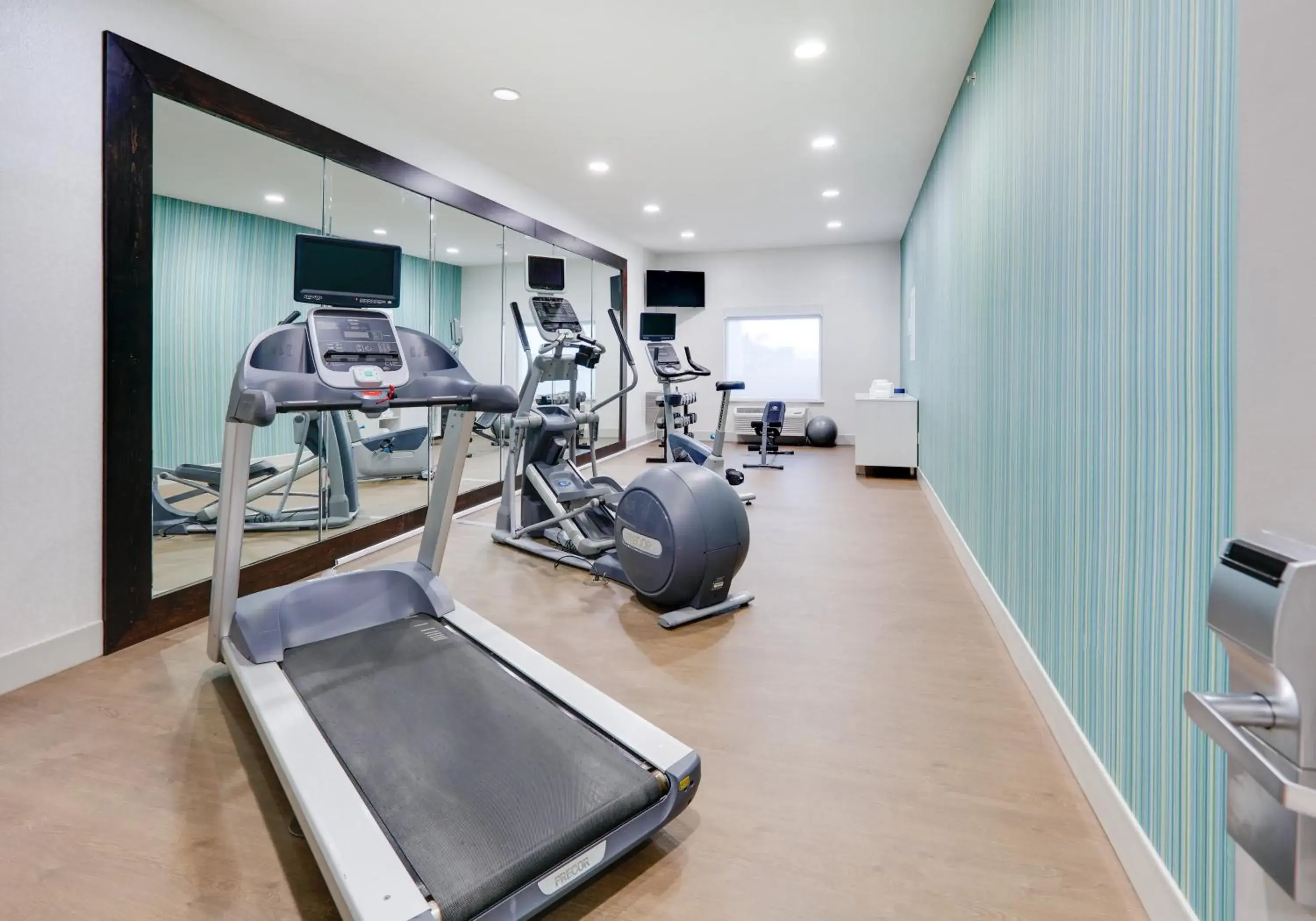 Fitness centre/facilities in Holiday Inn Express Hotel & Suites Cleburne by IHG Fitness centre/facilities in Holiday Inn Express Hotel & Suites Cleburne by IHG