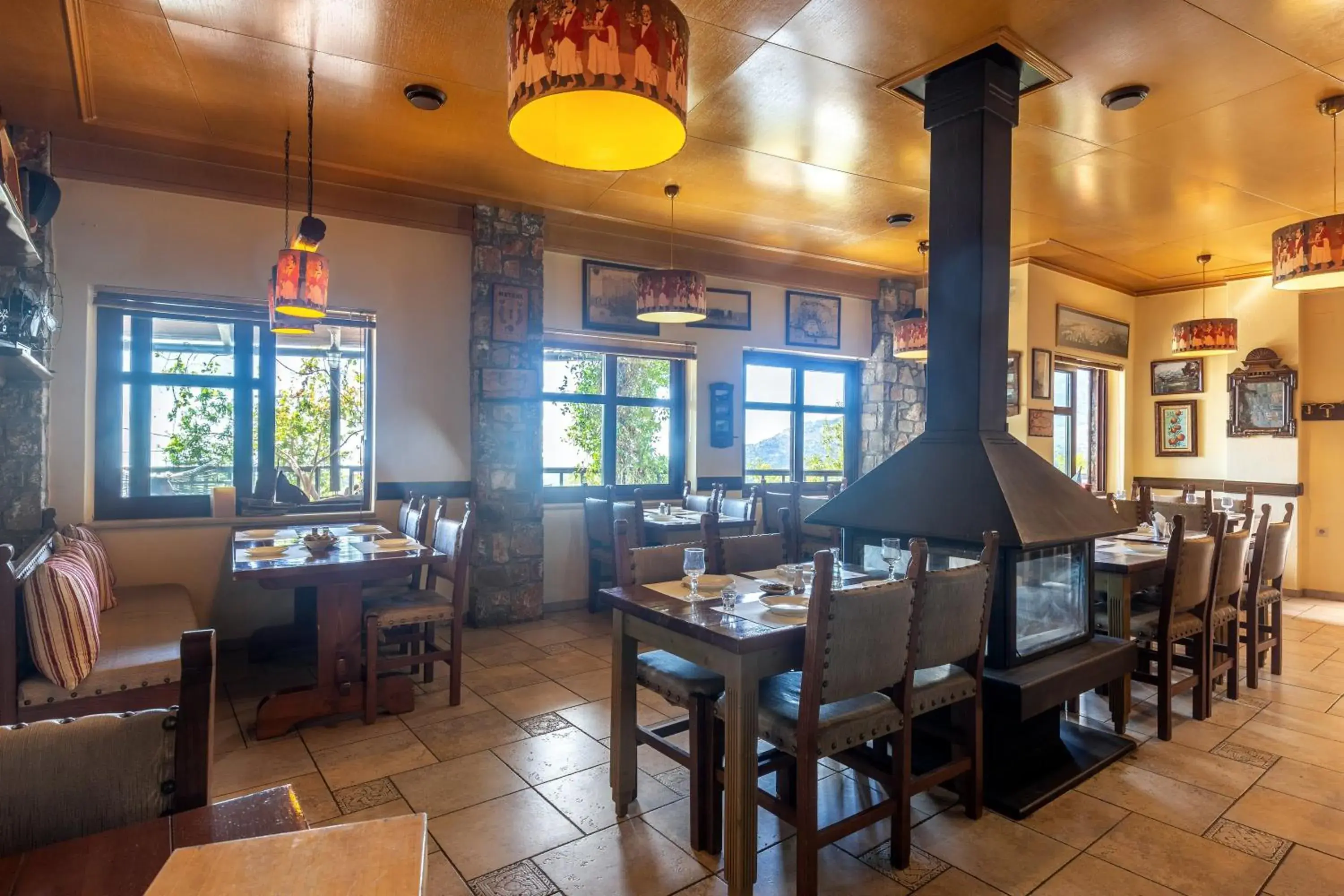 Restaurant/places to eat in Mala Villa Restaurant/places to eat in Mala Villa