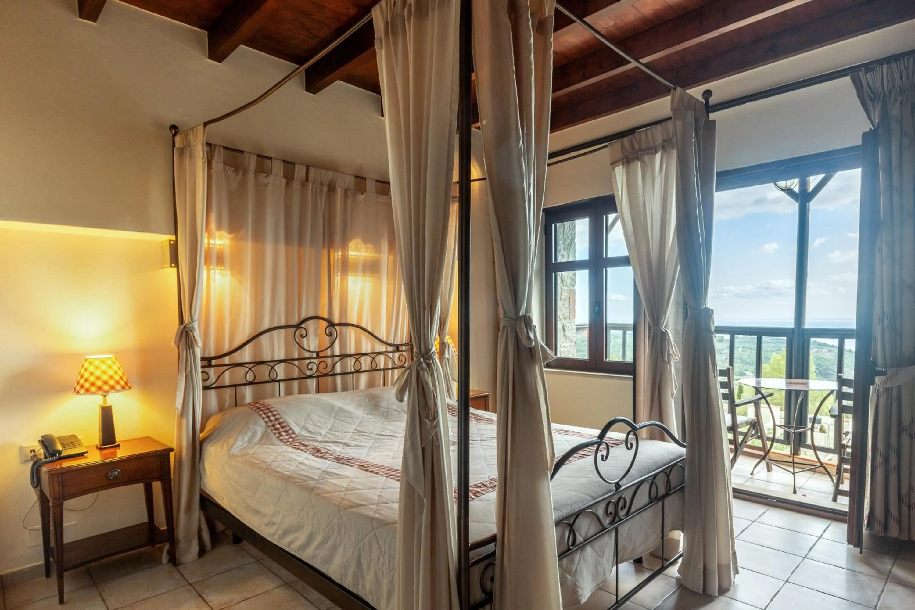 Balcony/Terrace, Bed in Mala Villa