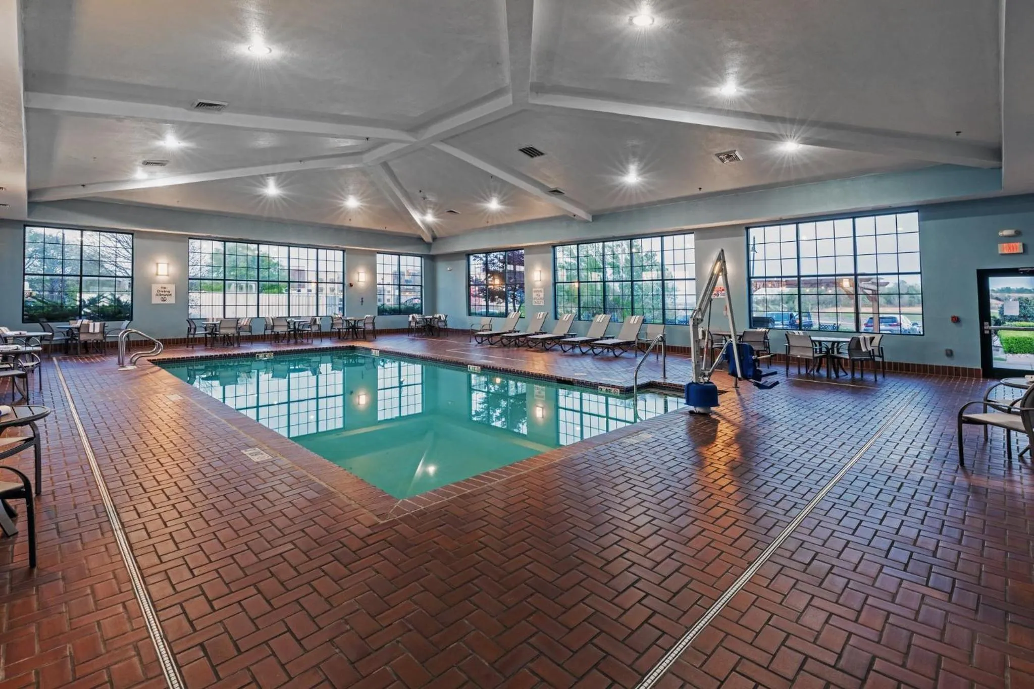 Swimming pool in Holiday Inn Express & Suites Tulsa S Broken Arrow Hwy 51 by IHG