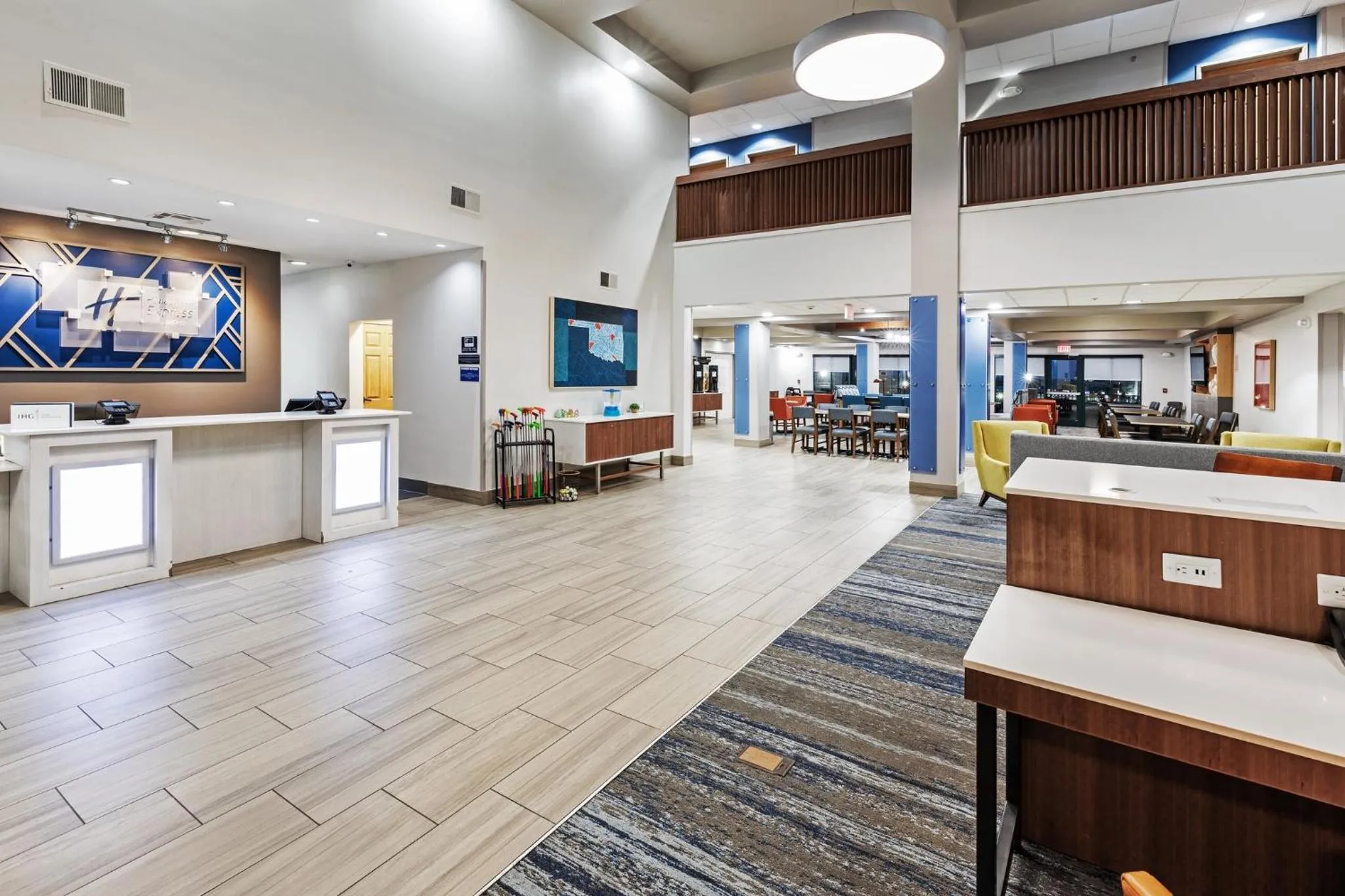 Property building in Holiday Inn Express & Suites Tulsa S Broken Arrow Hwy 51 by IHG