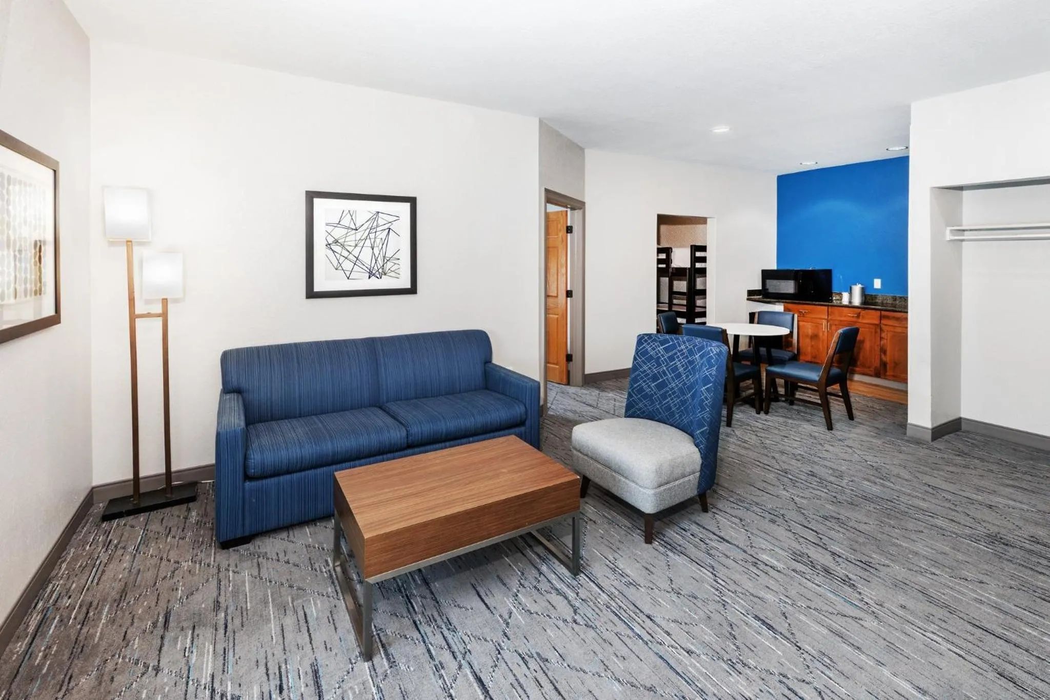 Photo of the whole room in Holiday Inn Express & Suites Tulsa S Broken Arrow Hwy 51 by IHG