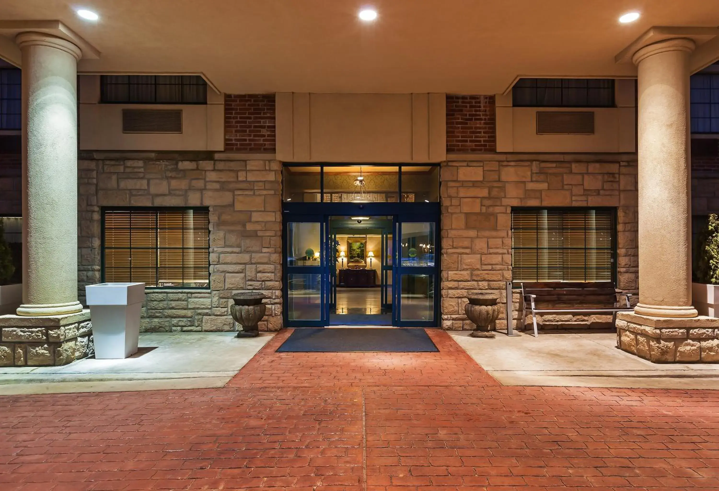 Property building in Holiday Inn Express & Suites Tulsa S Broken Arrow Hwy 51 by IHG Property building in Holiday Inn Express & Suites Tulsa S Broken Arrow Hwy 51 by IHG