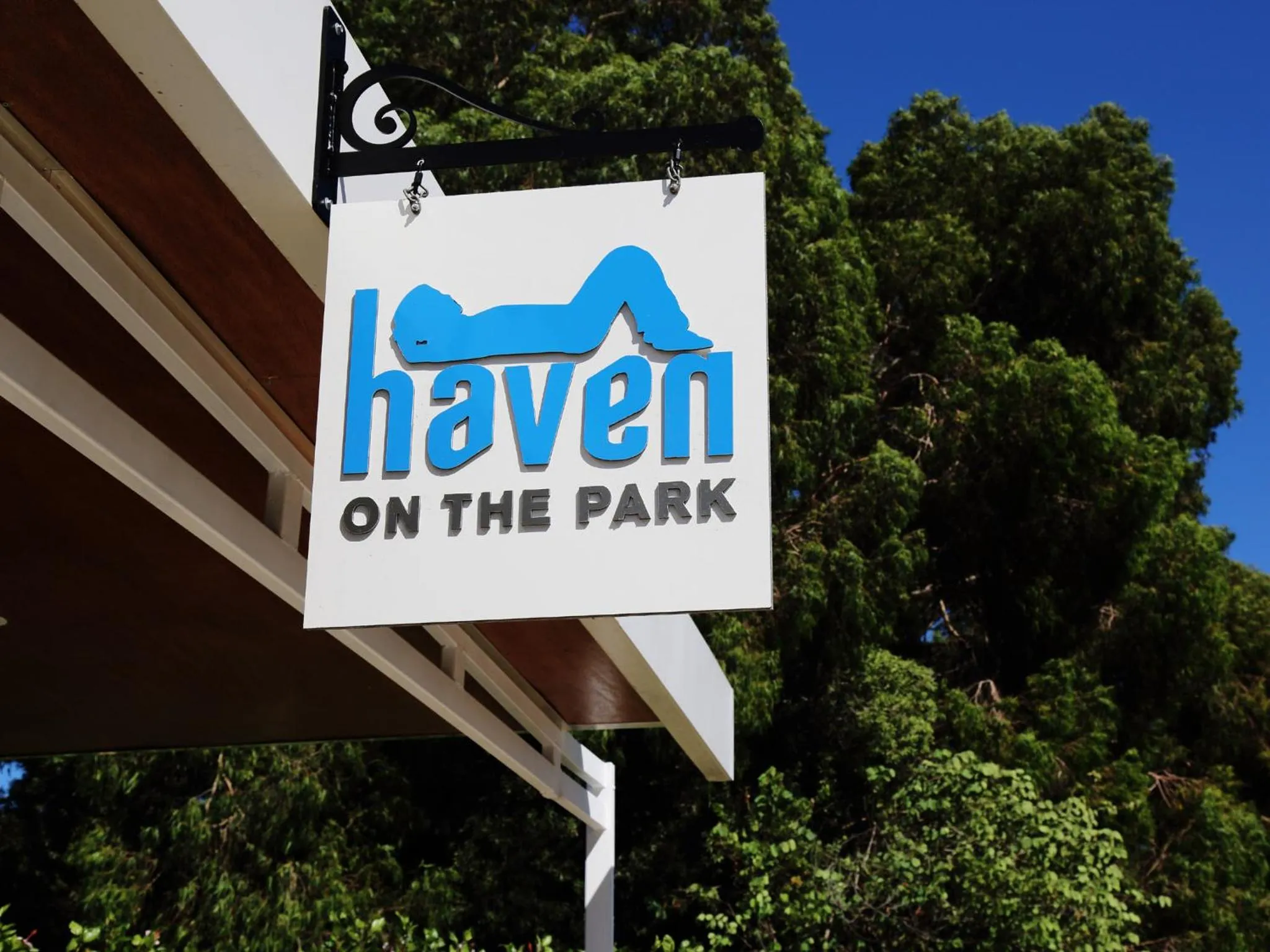 Facade/entrance in Haven on the Park