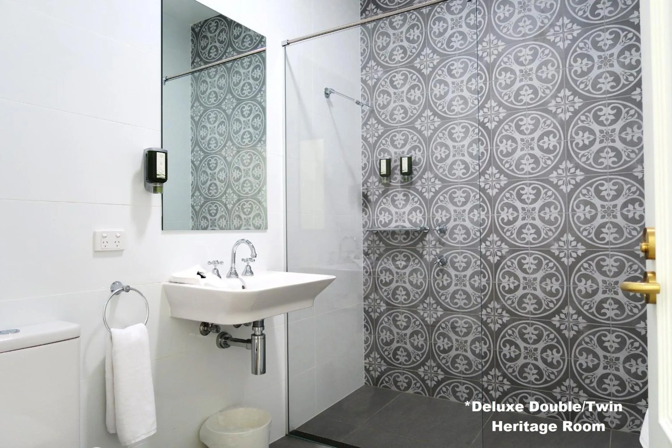 Shower in Tathra Hotel & Motel