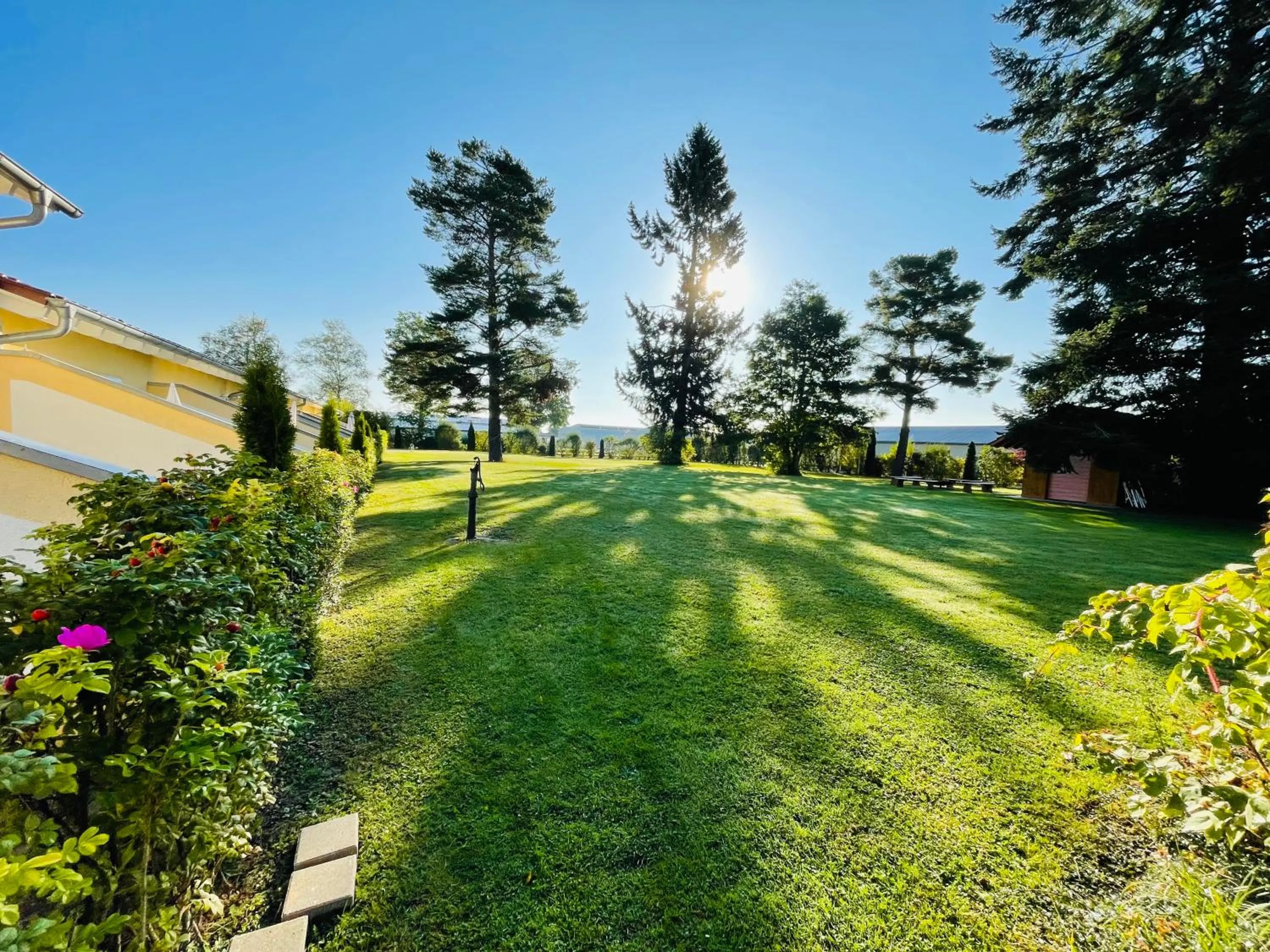 Garden view in Hotel Zum Fliegerwirt