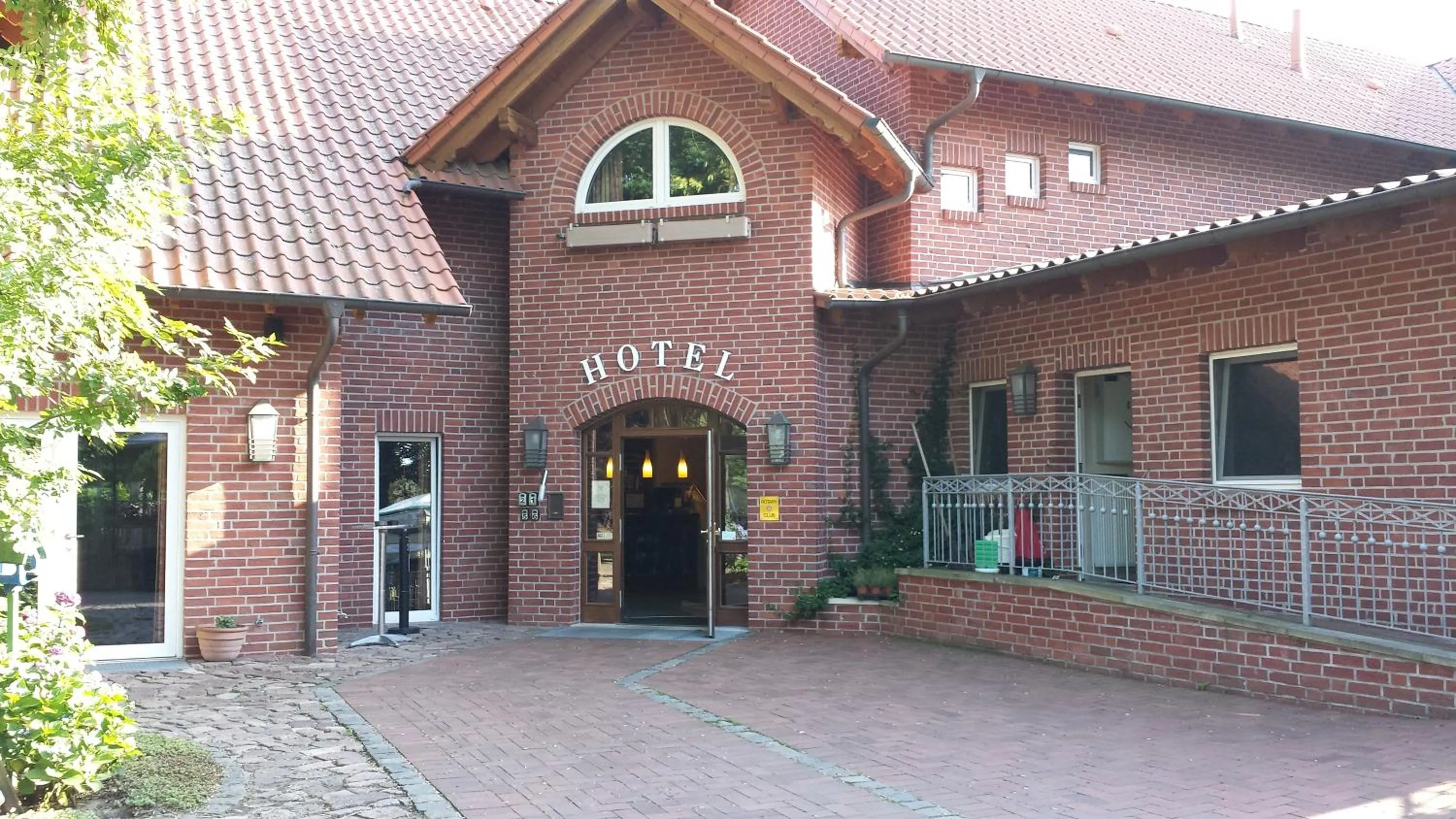 Facade/entrance in Hotel Restaurant Am Pfauenhof
