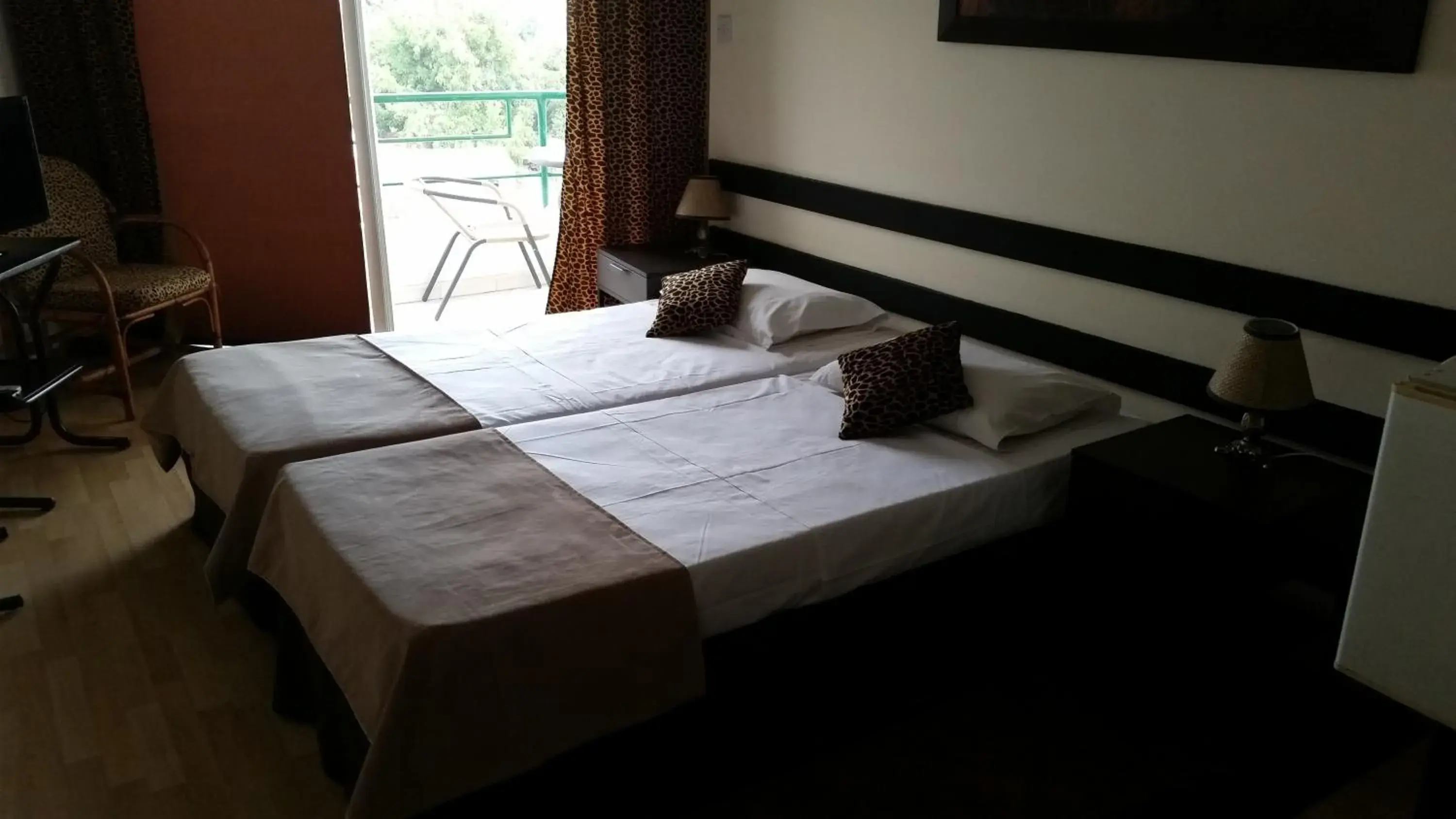 Bed in Sylva Hotel