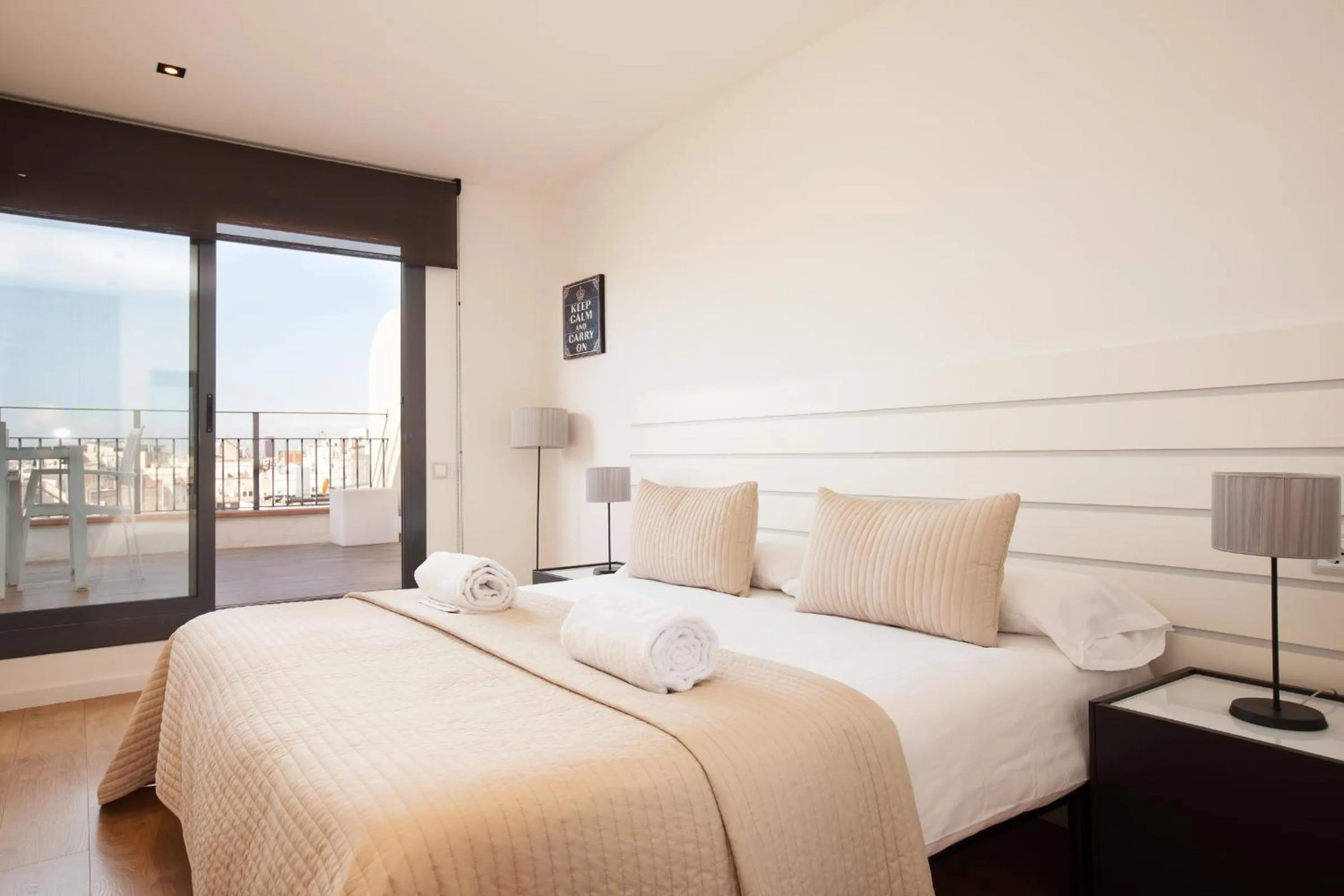 Balcony/Terrace, Bed in Rent Top Apartments Rambla Catalunya