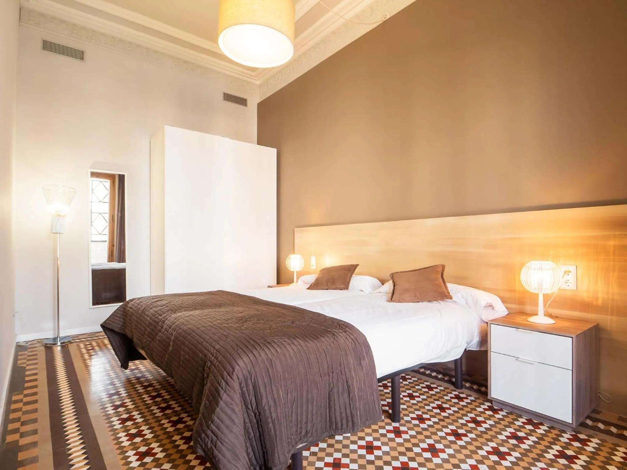 Bed in Rent Top Apartments Rambla Catalunya